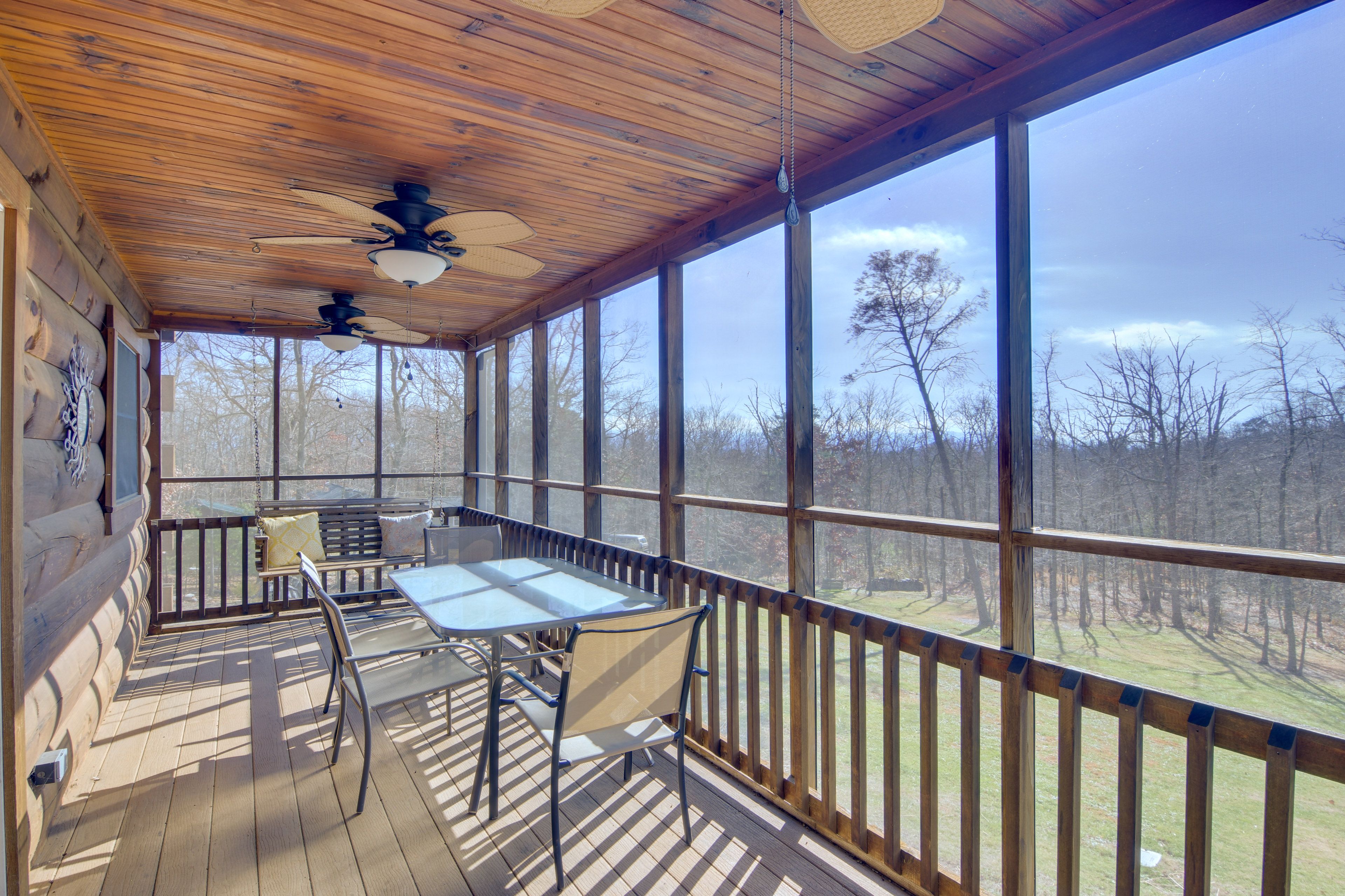Screened Porch | Outdoor Seating