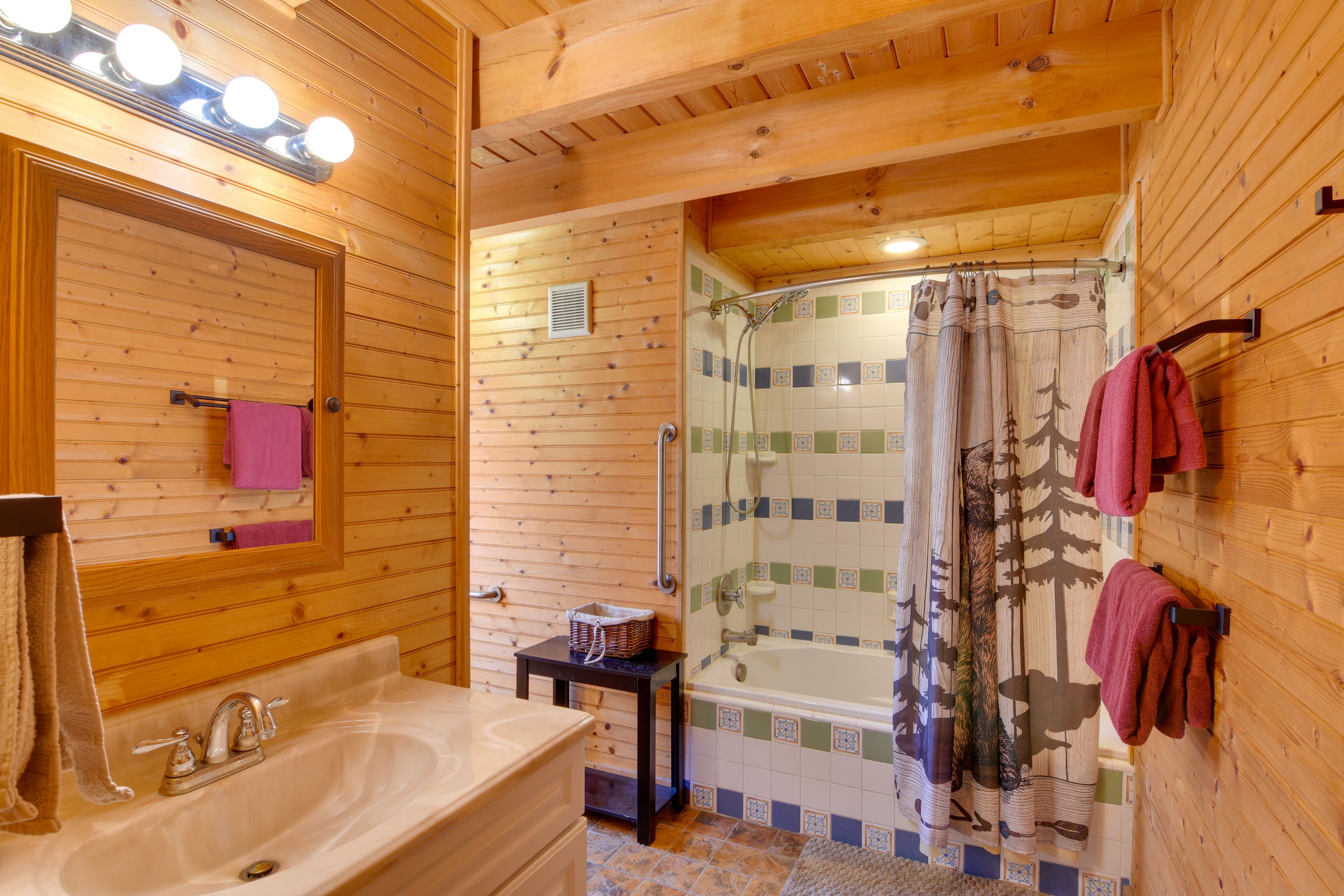 Bathroom | 1st Floor