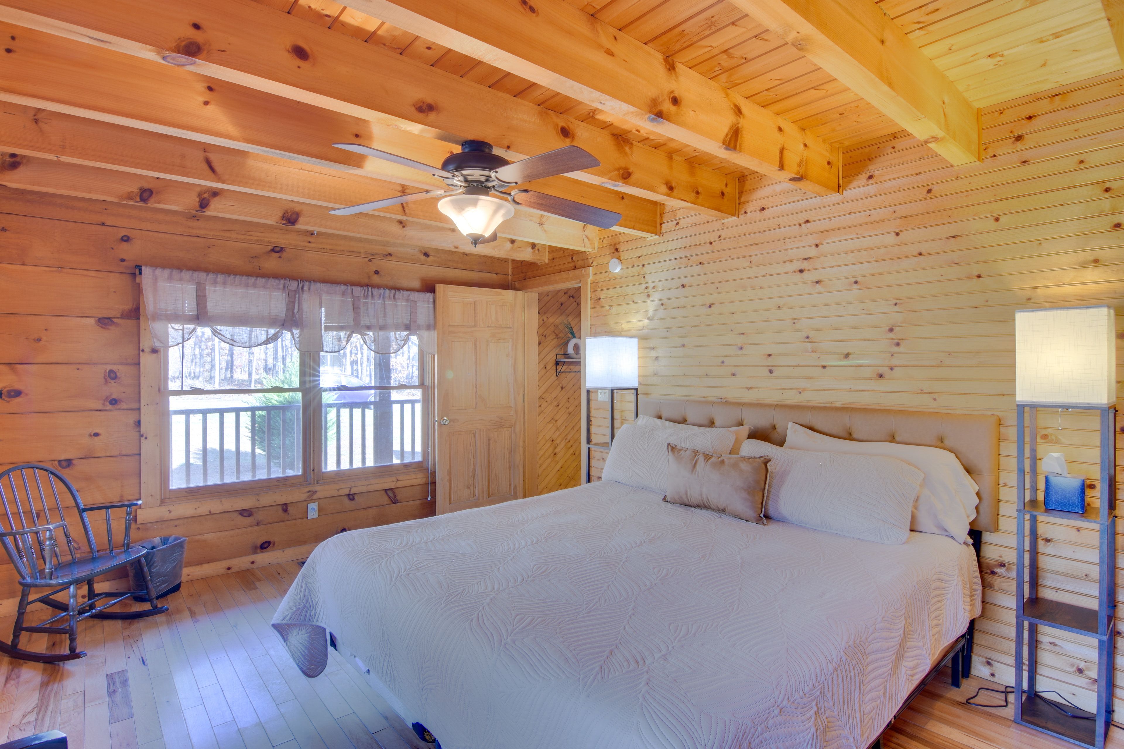 Bedroom 2 | King Bed | 1st Floor