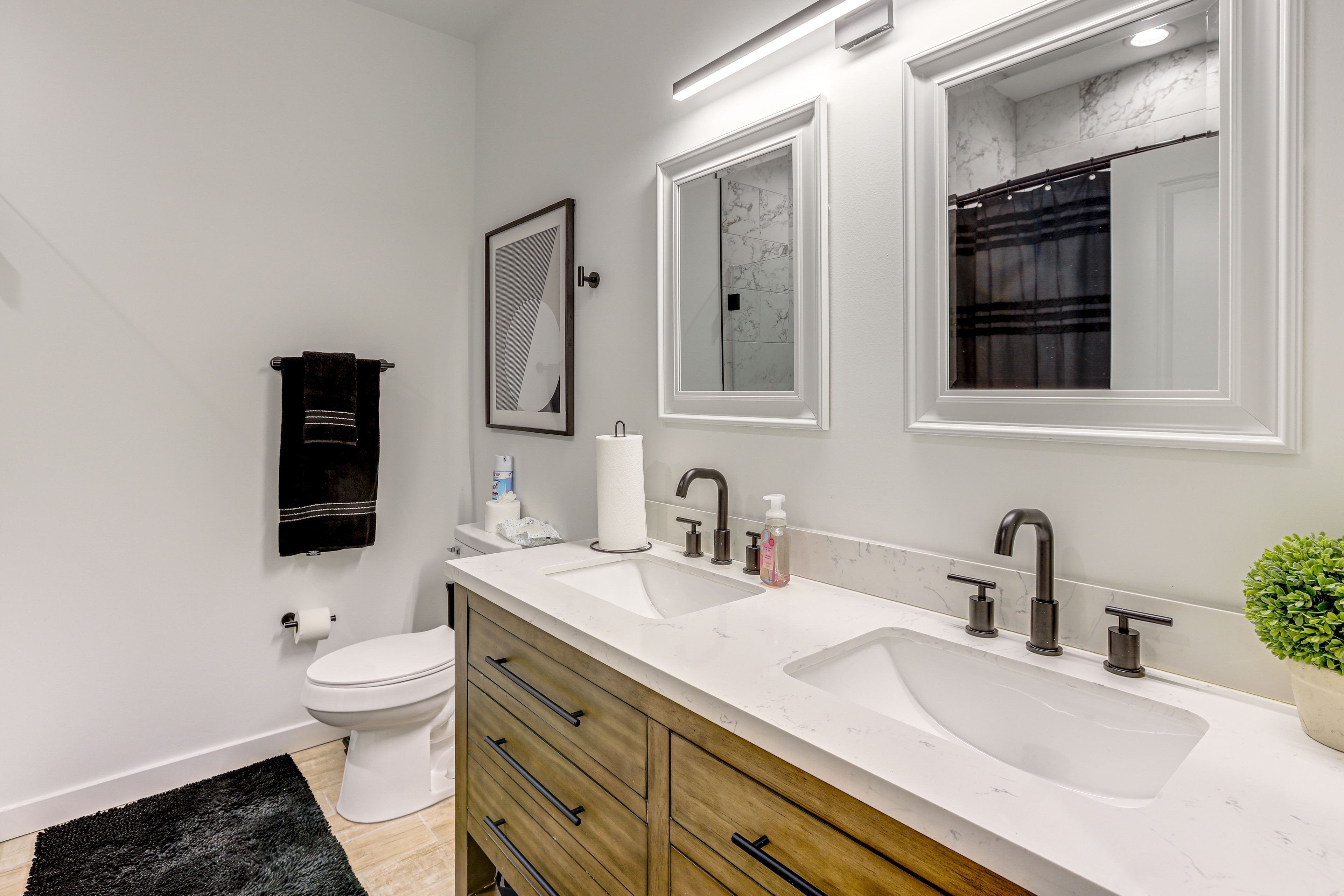 Full Bathroom | 3rd Floor