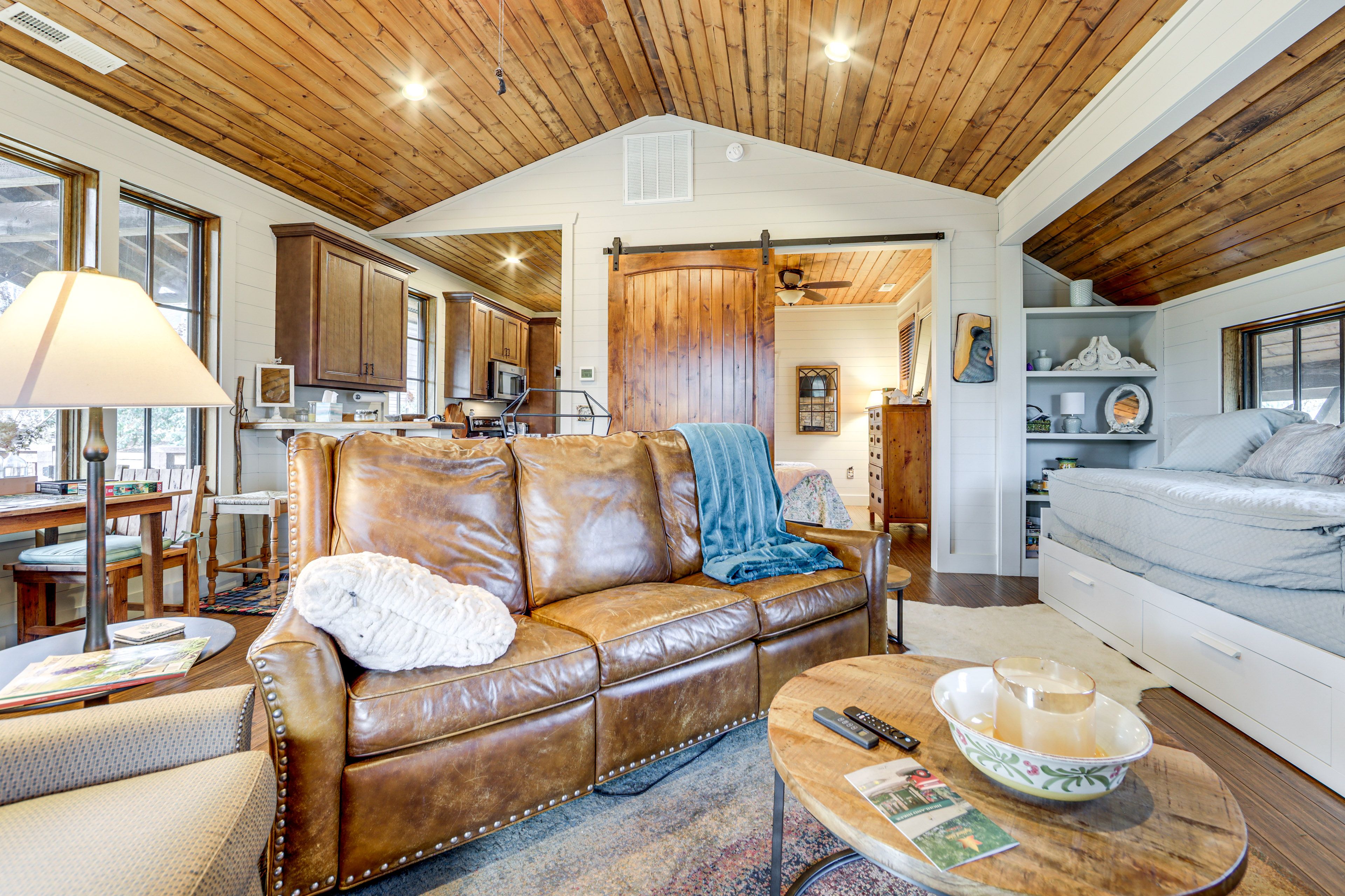 Living Area | Gas Fireplace | Board Games & Puzzles