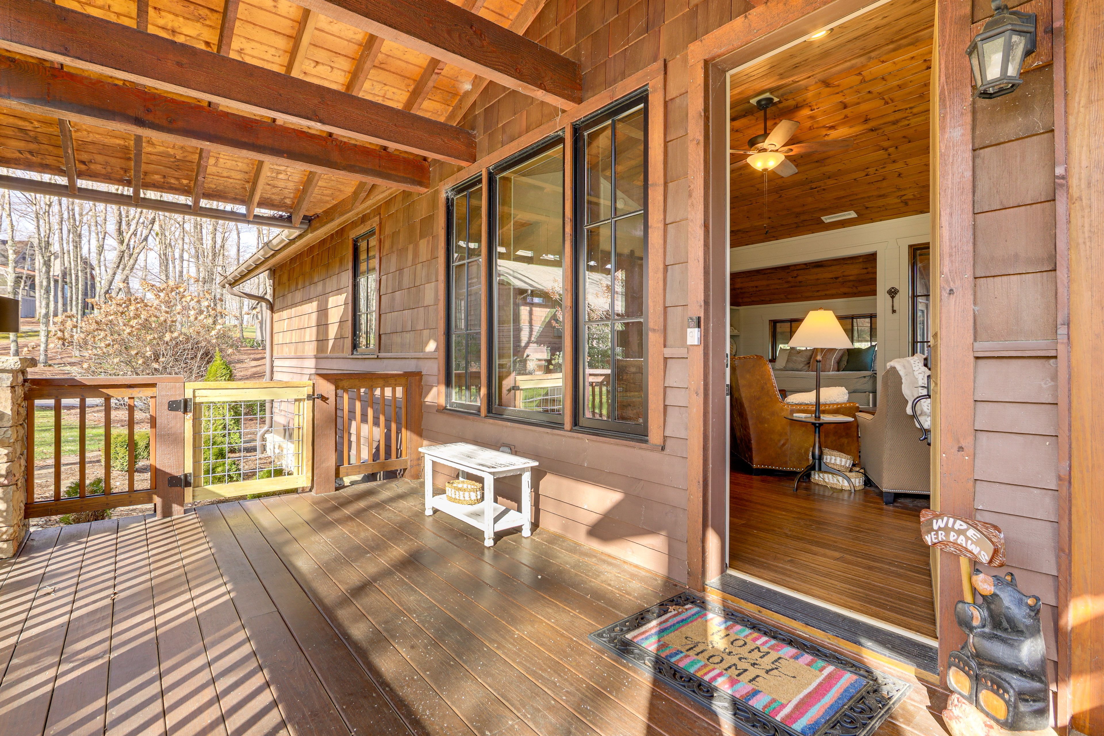 Cabin Exterior | Keyless Entry