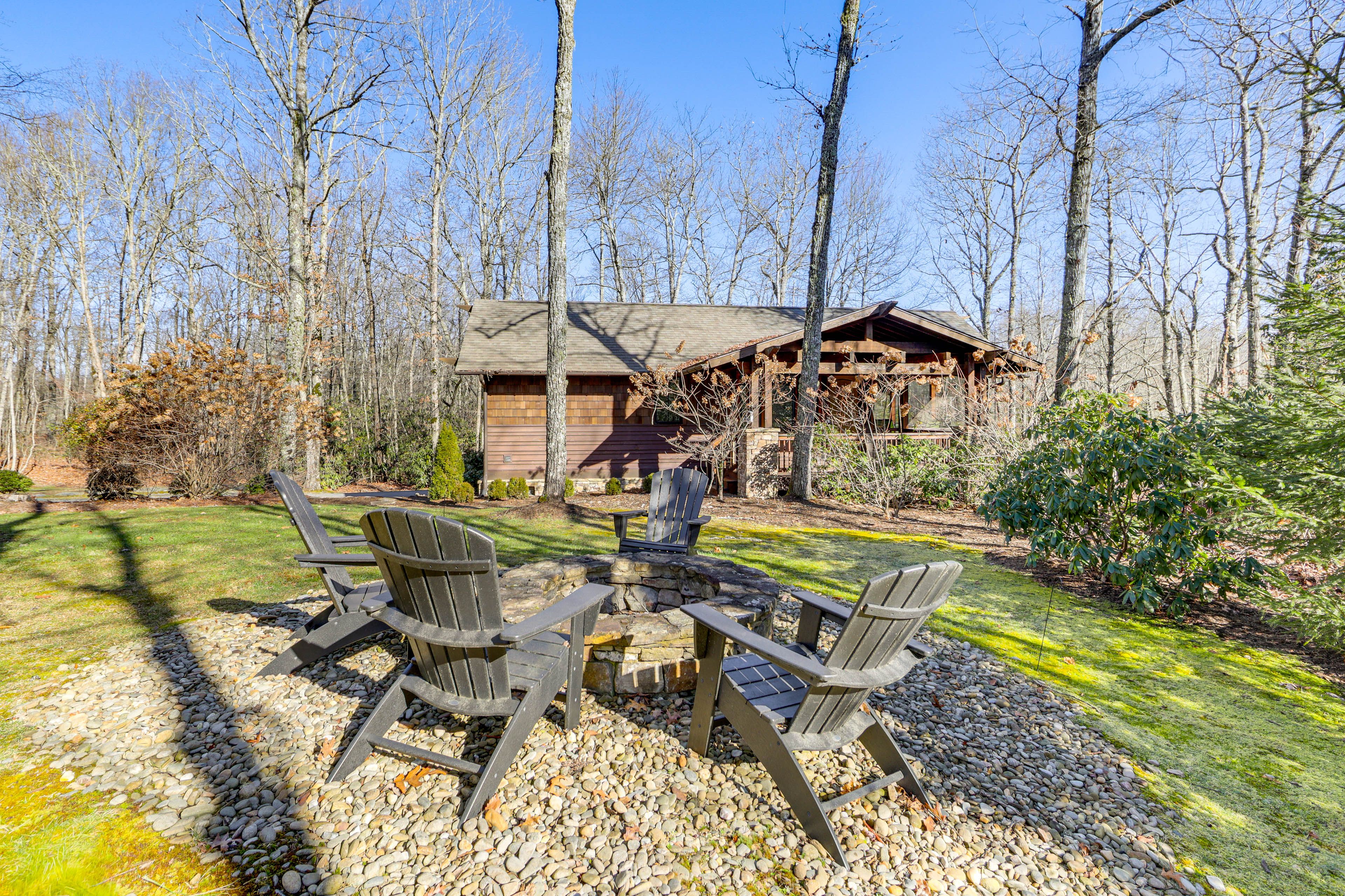 Cabin Exterior | Shared Fire Pit