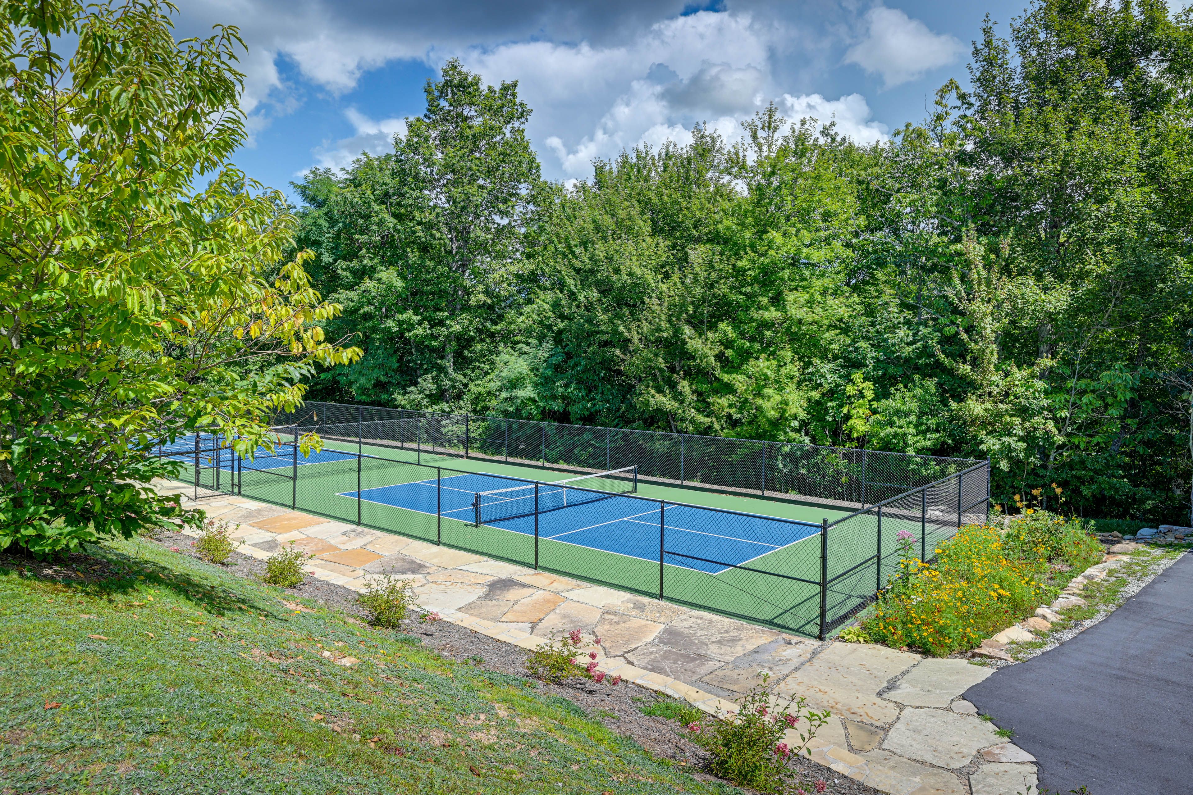 Chinquapin Community | Pickleball Courts