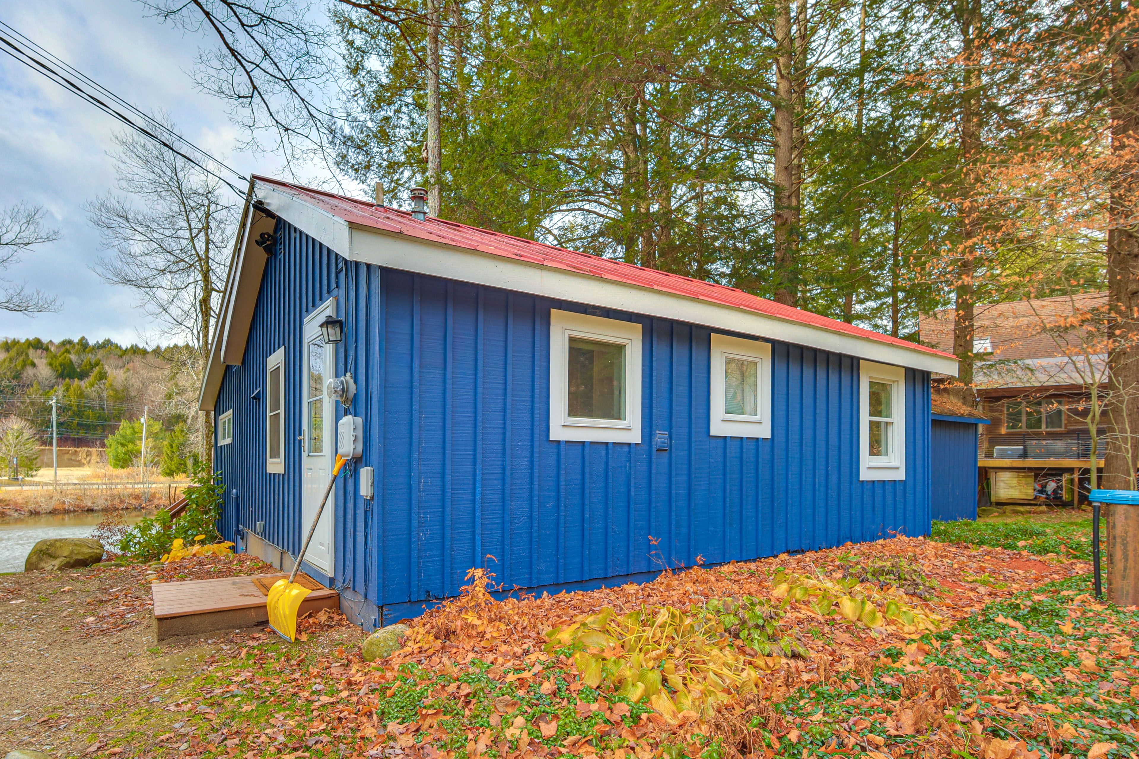 Exterior | Parking | Driveway (3 Vehicles)