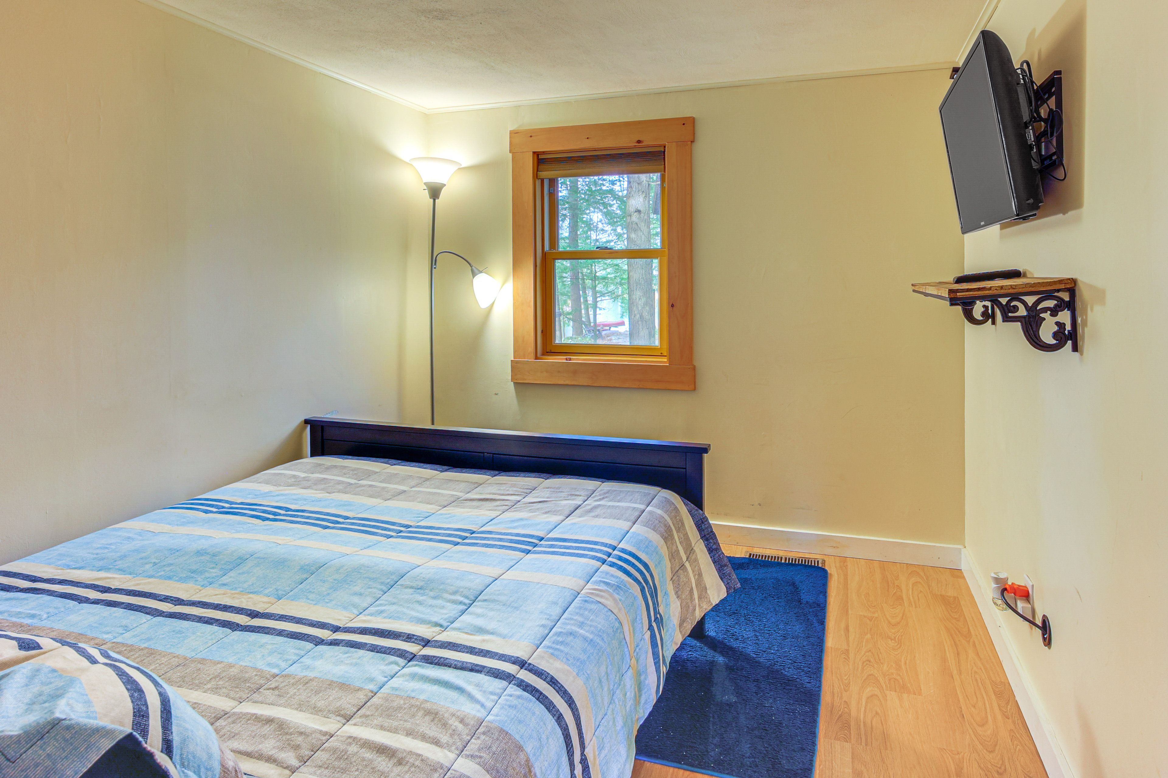 Bedroom 1 | Queen Bed | Linens Provided