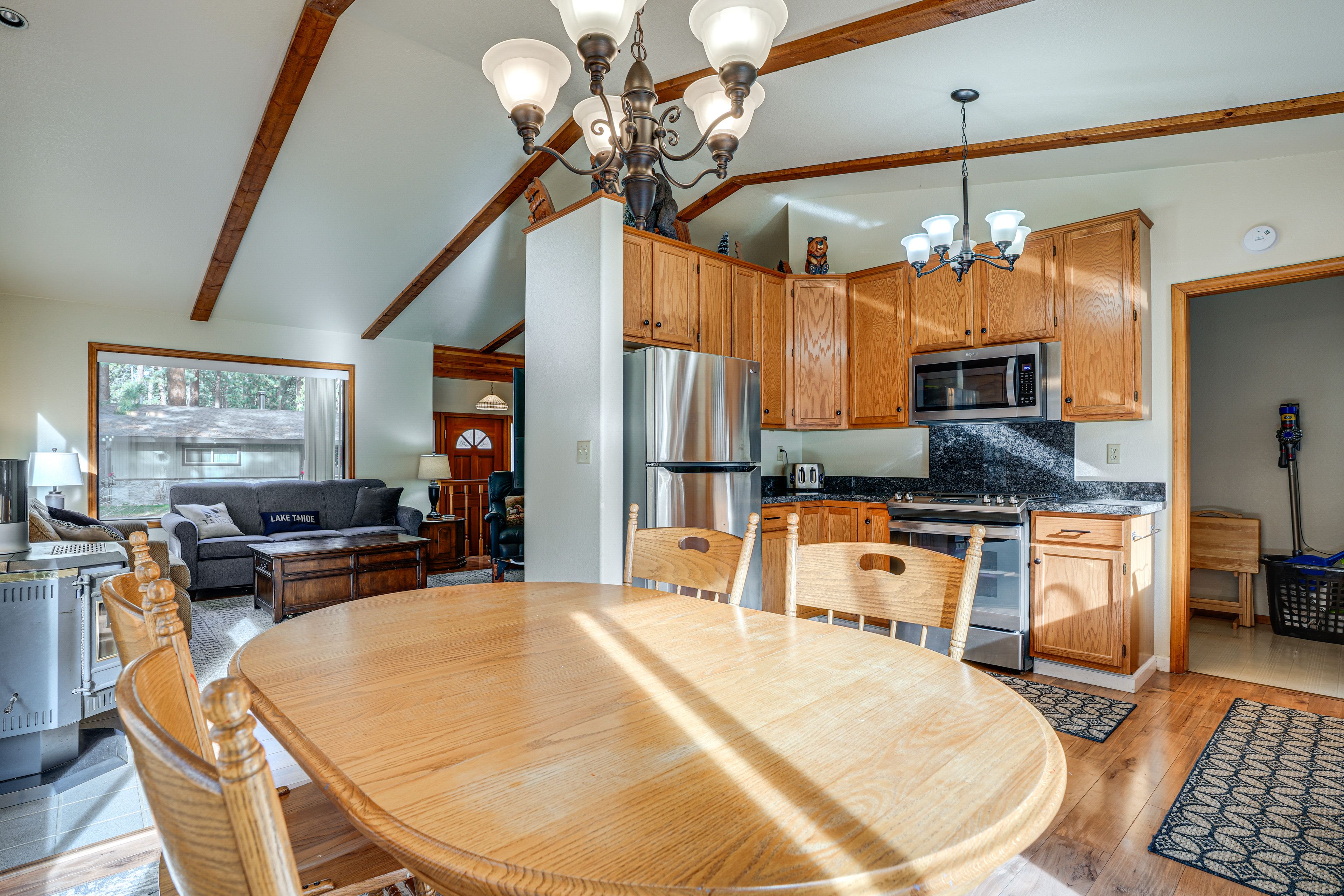 Dining Area | Dishware/Flatware