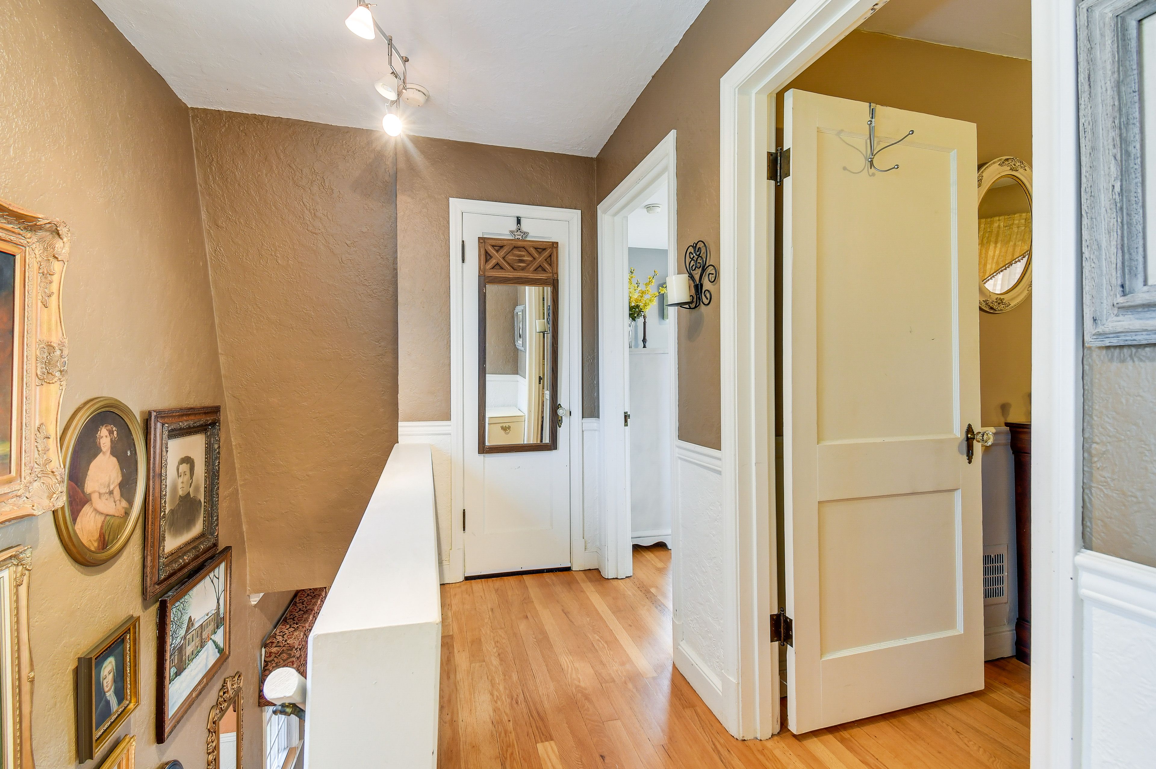 Upstairs Hallway | 2nd Floor