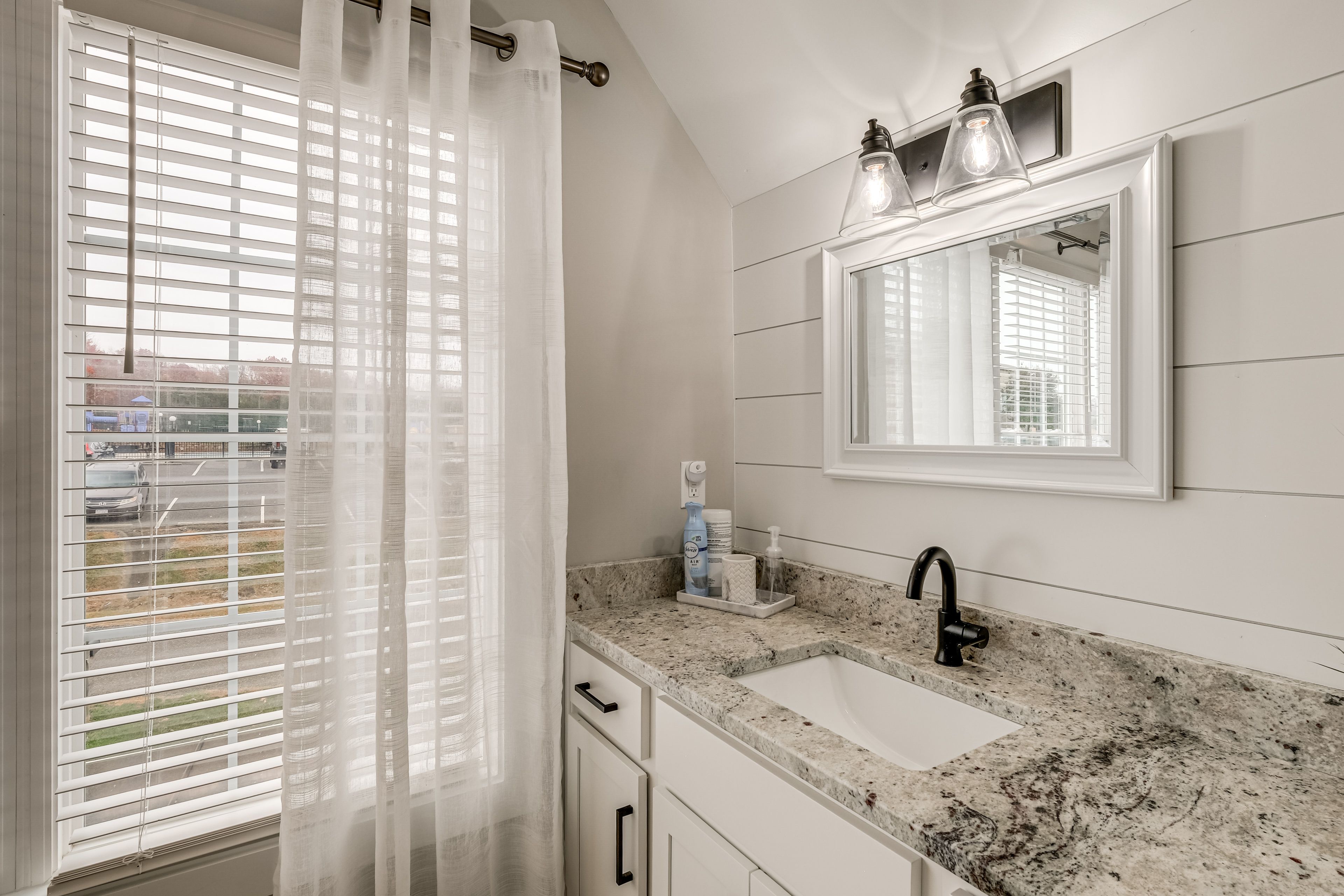 Bathroom | Upper Level | Complimentary Toiletries | Hair Dryer