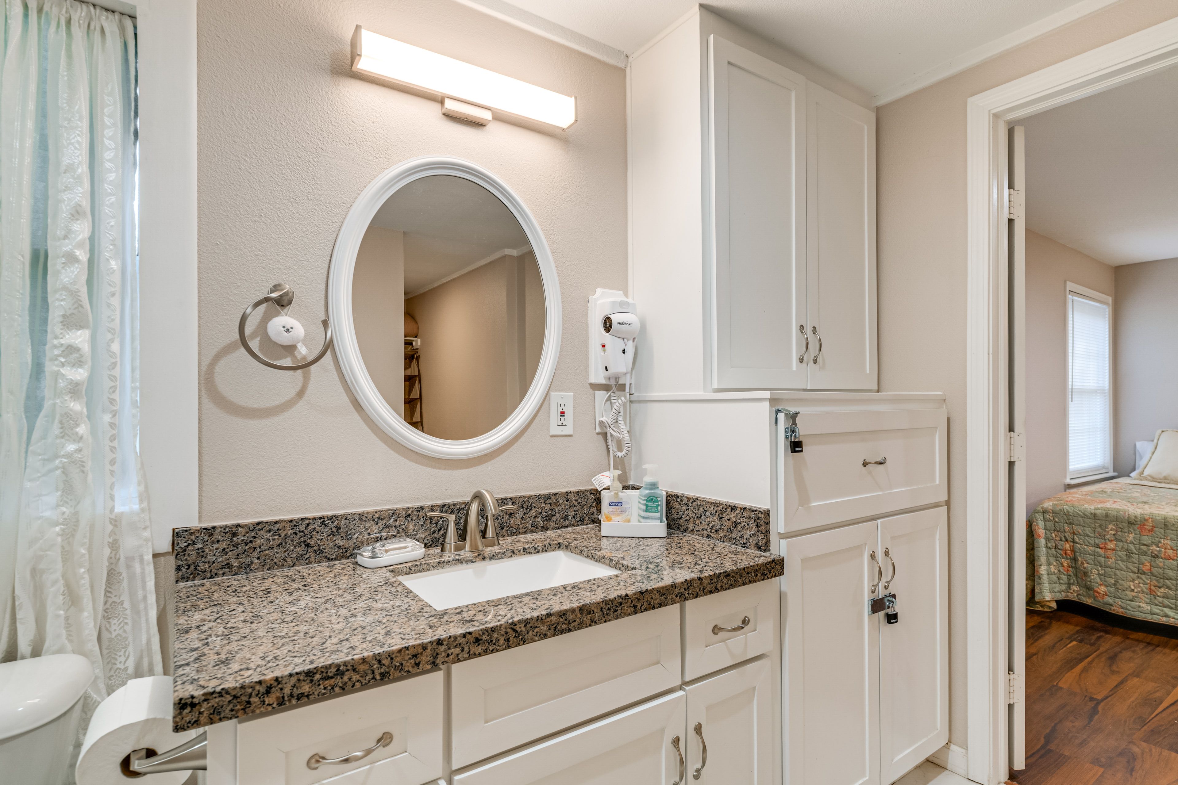 En-Suite Bathroom | Towels Provided