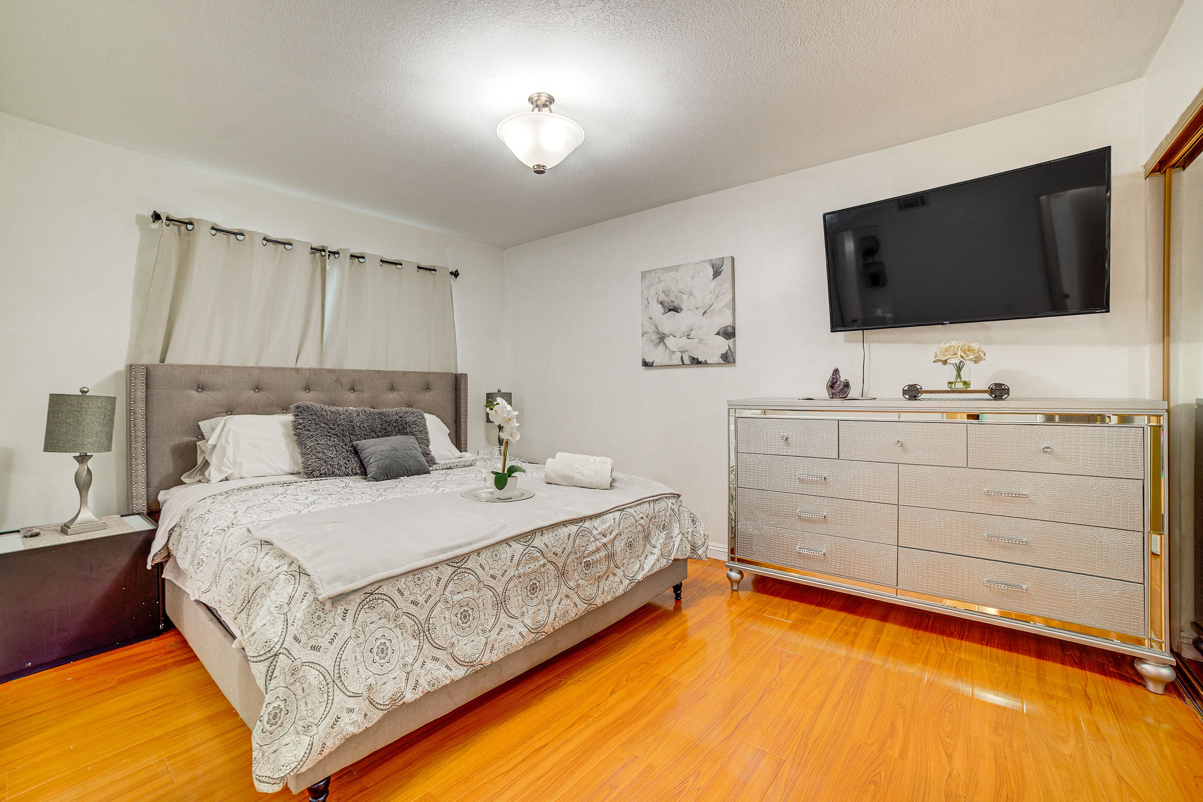 Bedroom 1 | King Bed | Linens Provided