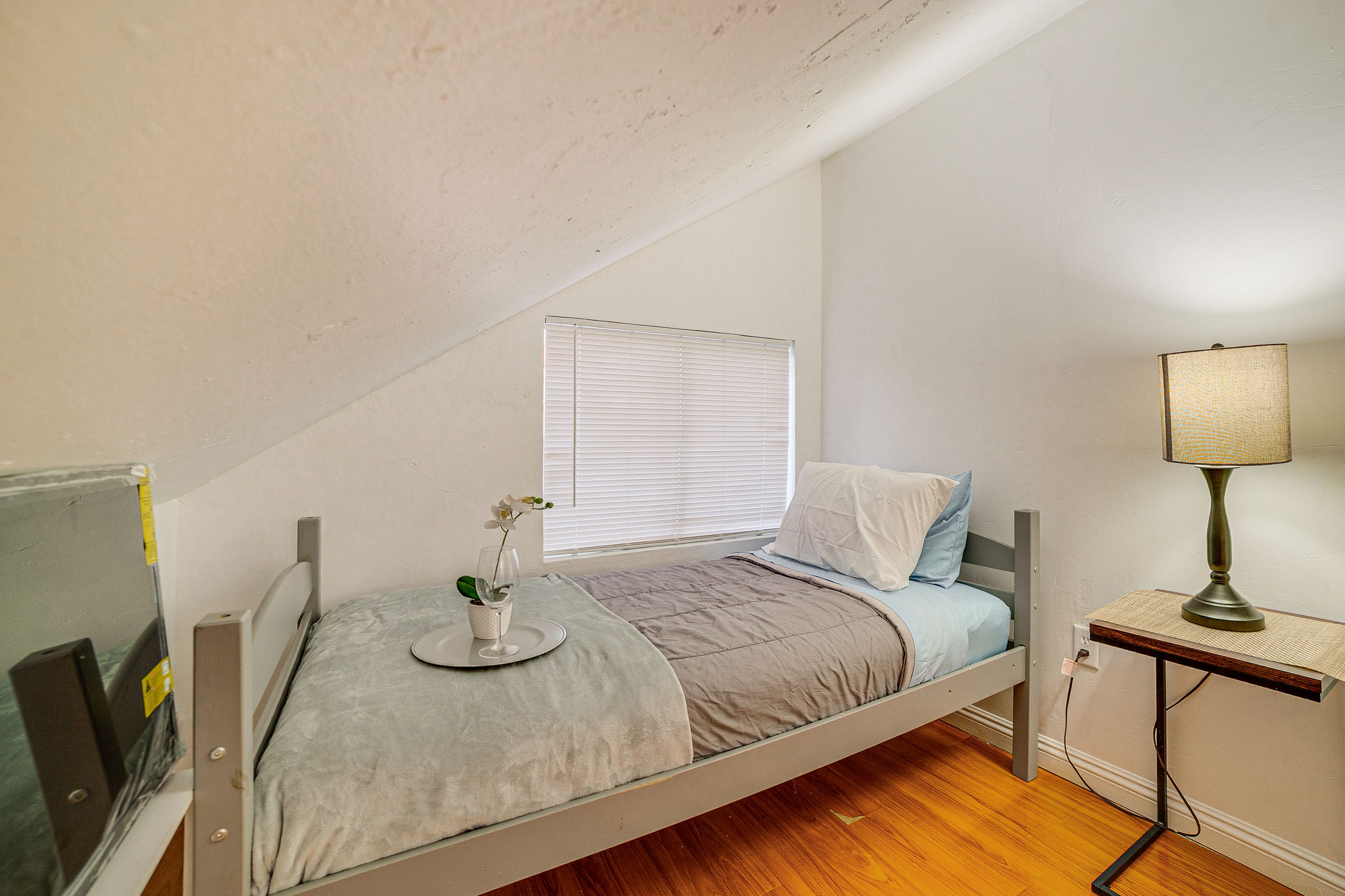 Bedroom 4 | Queen Bed