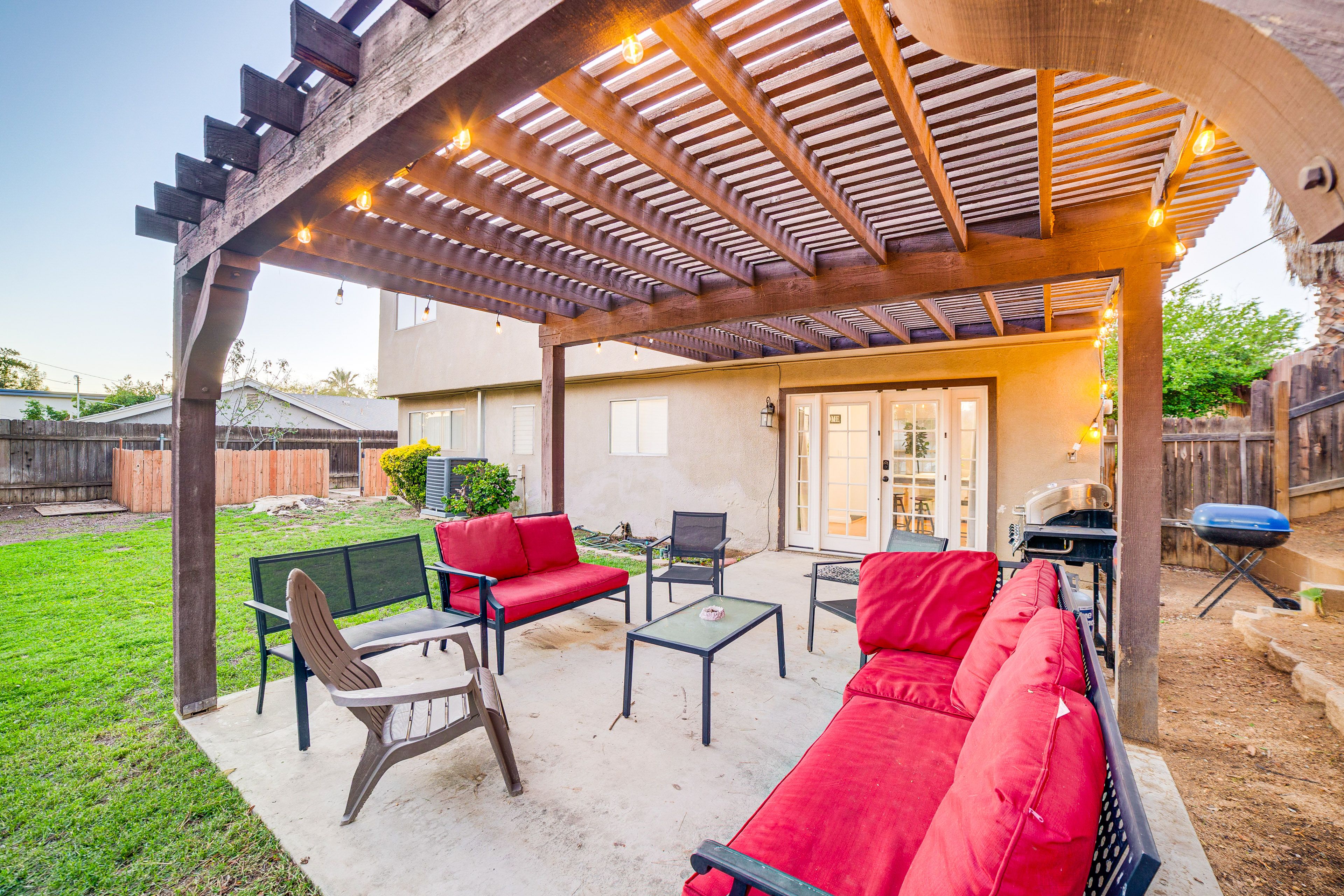Private Backyard Area | BBQ Grill