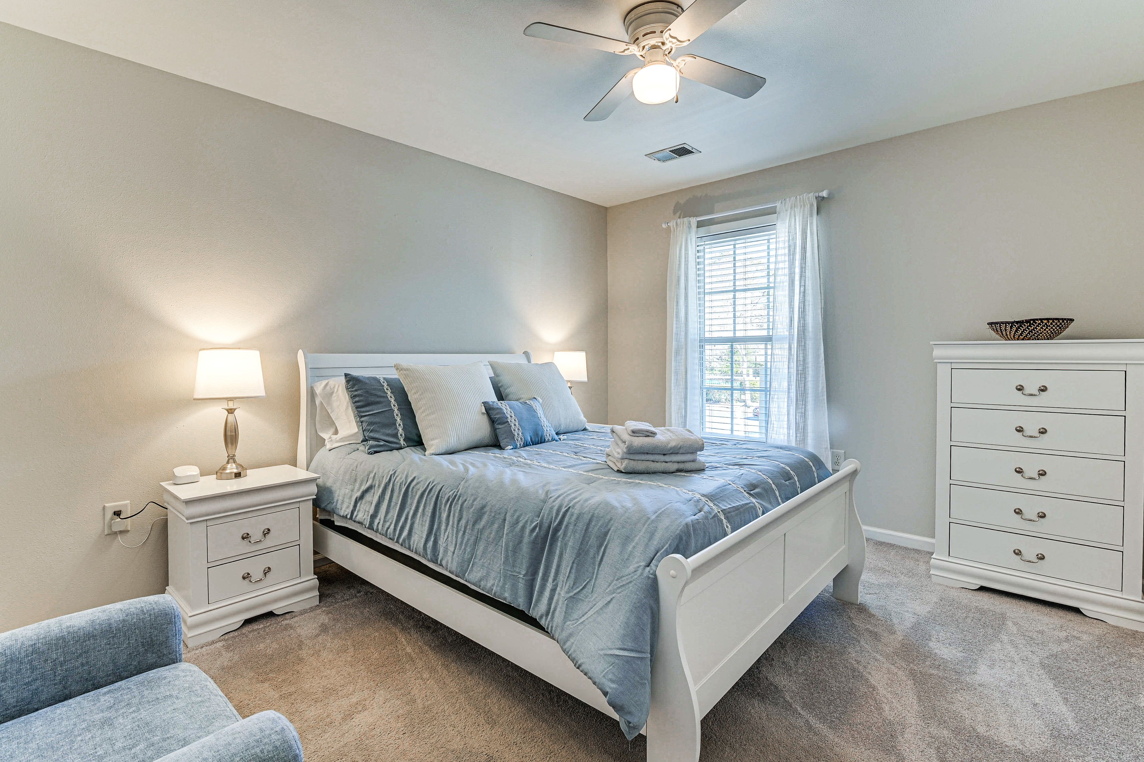 Bedroom 2 | Queen Bed