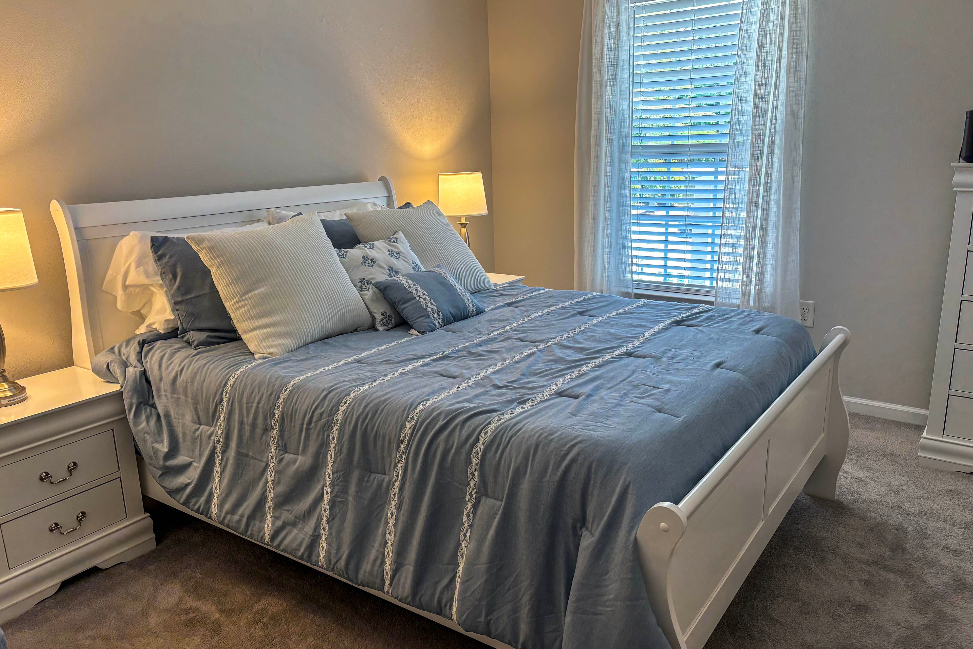 Bedroom 2 | Queen Bed