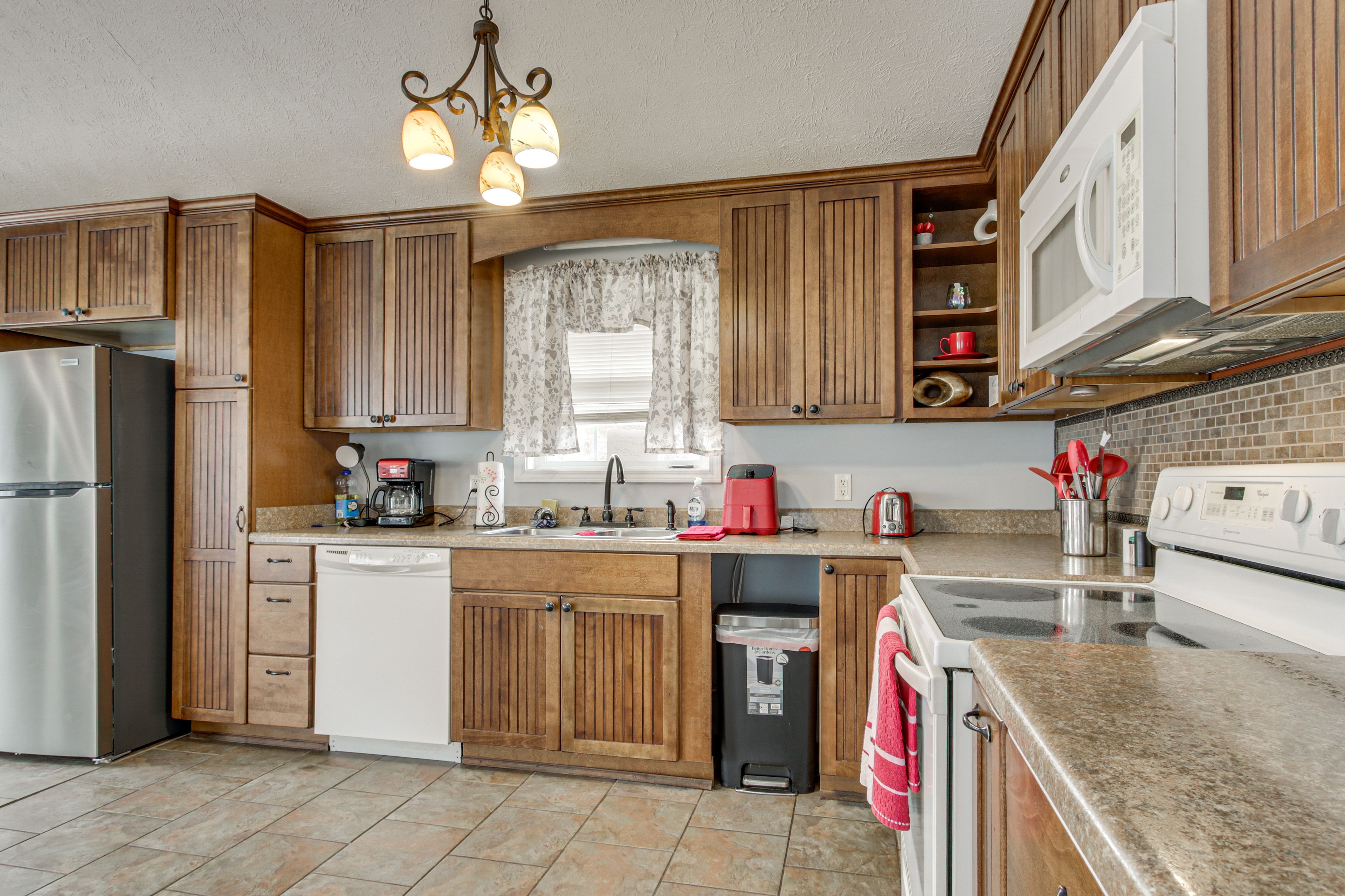 Kitchen | Cooking Basics | Drip Coffee Maker | Dishwasher | 2nd Floor