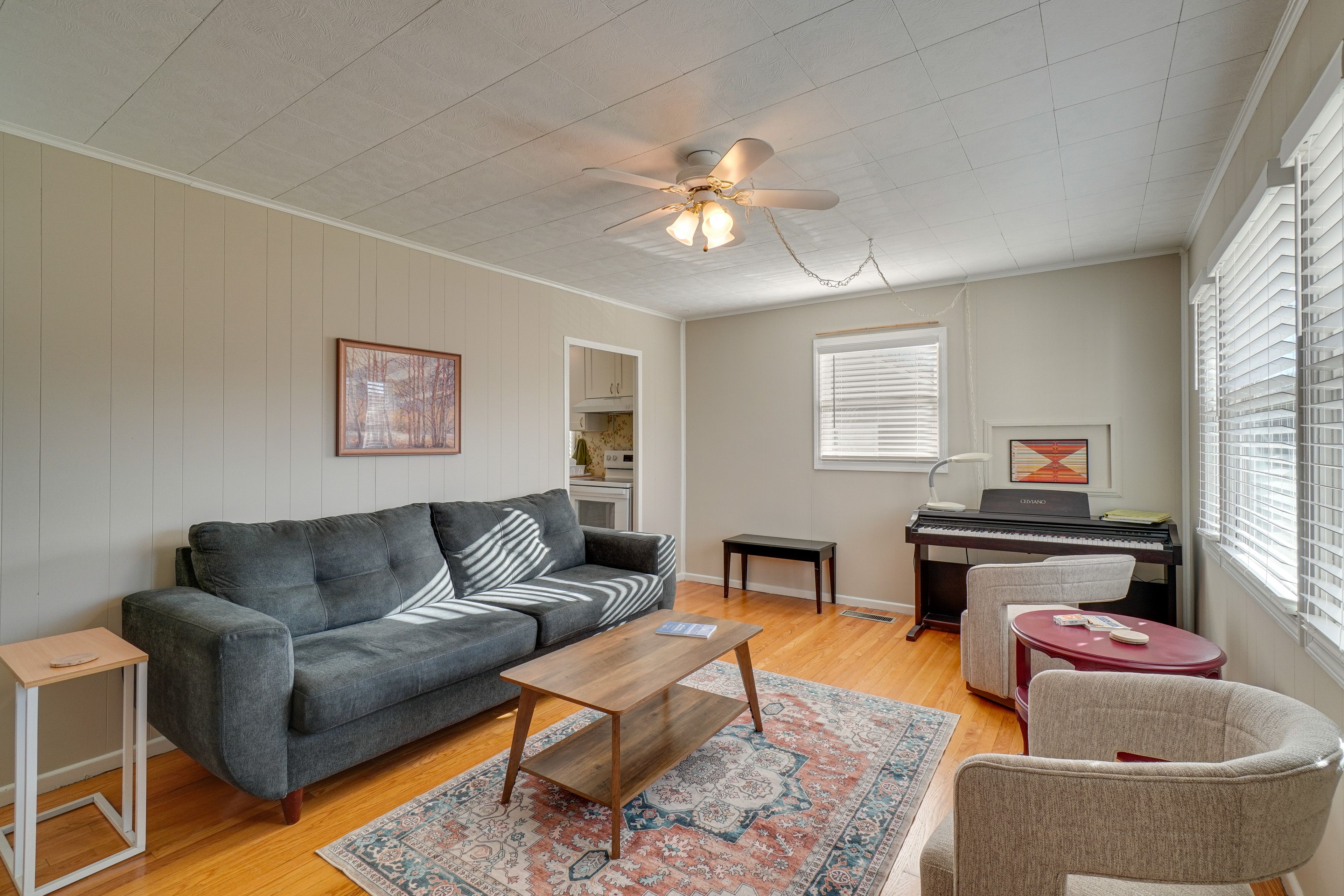 Knoxville Vacation Rental | 2BR | 1BA | 768 Sq Ft | Stairs Required