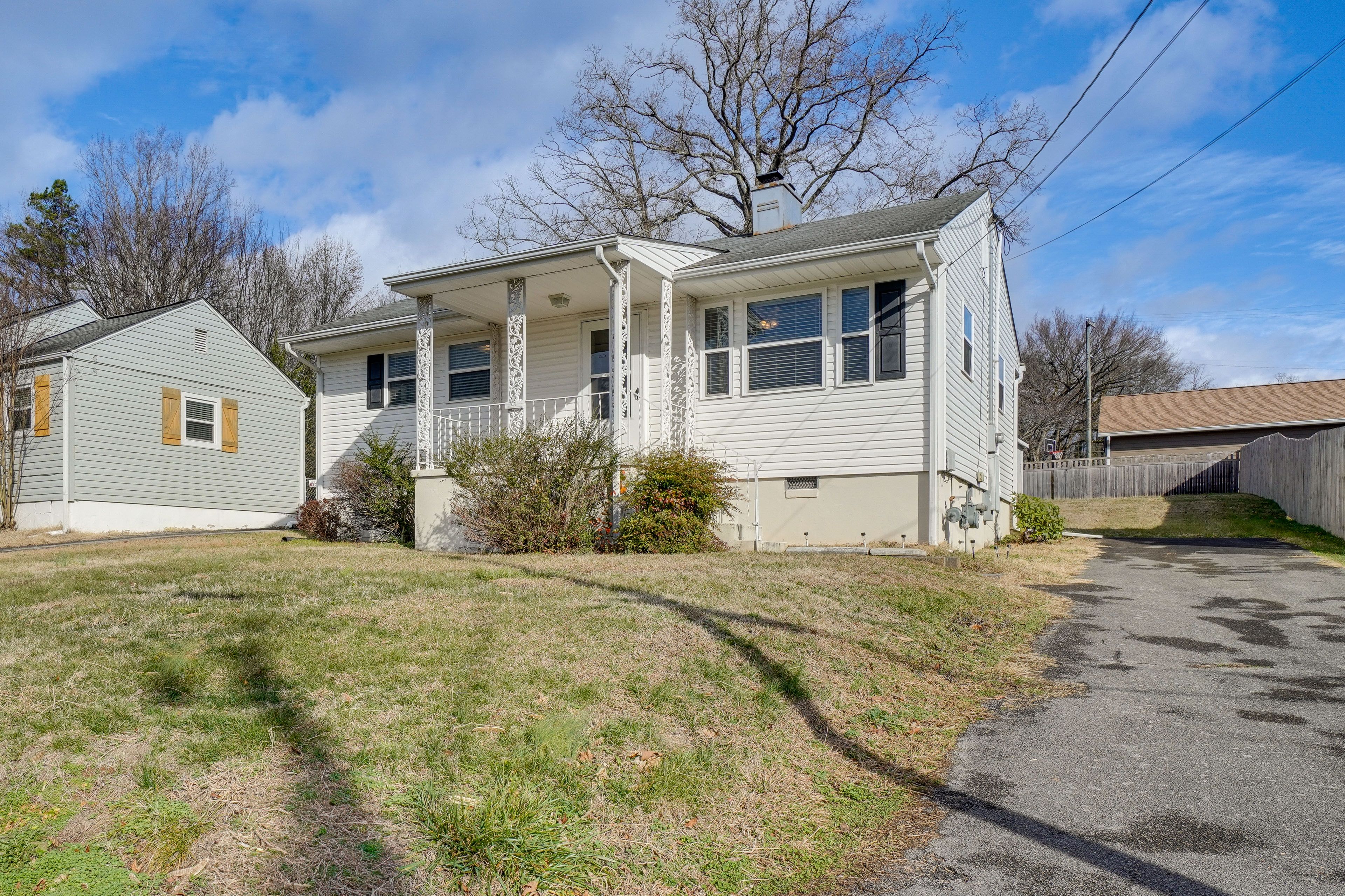 Parking | Driveway (2 Vehicles)