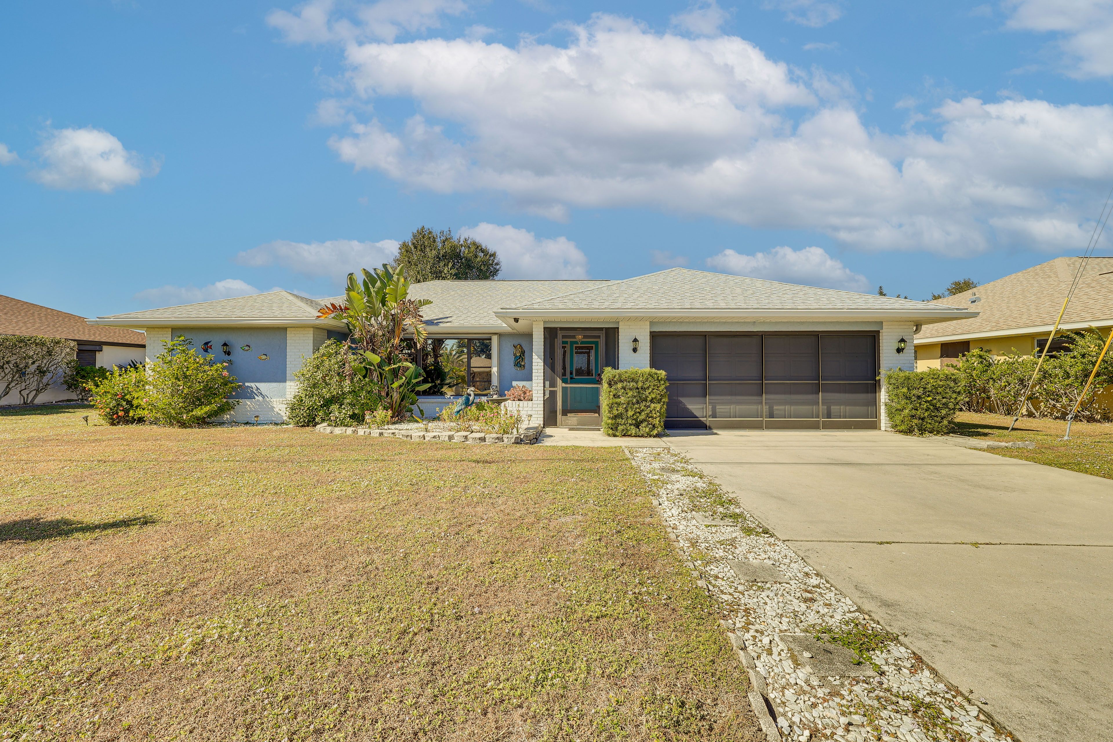 Property Exterior | Outdoor Dining Areas | Charcoal Grill