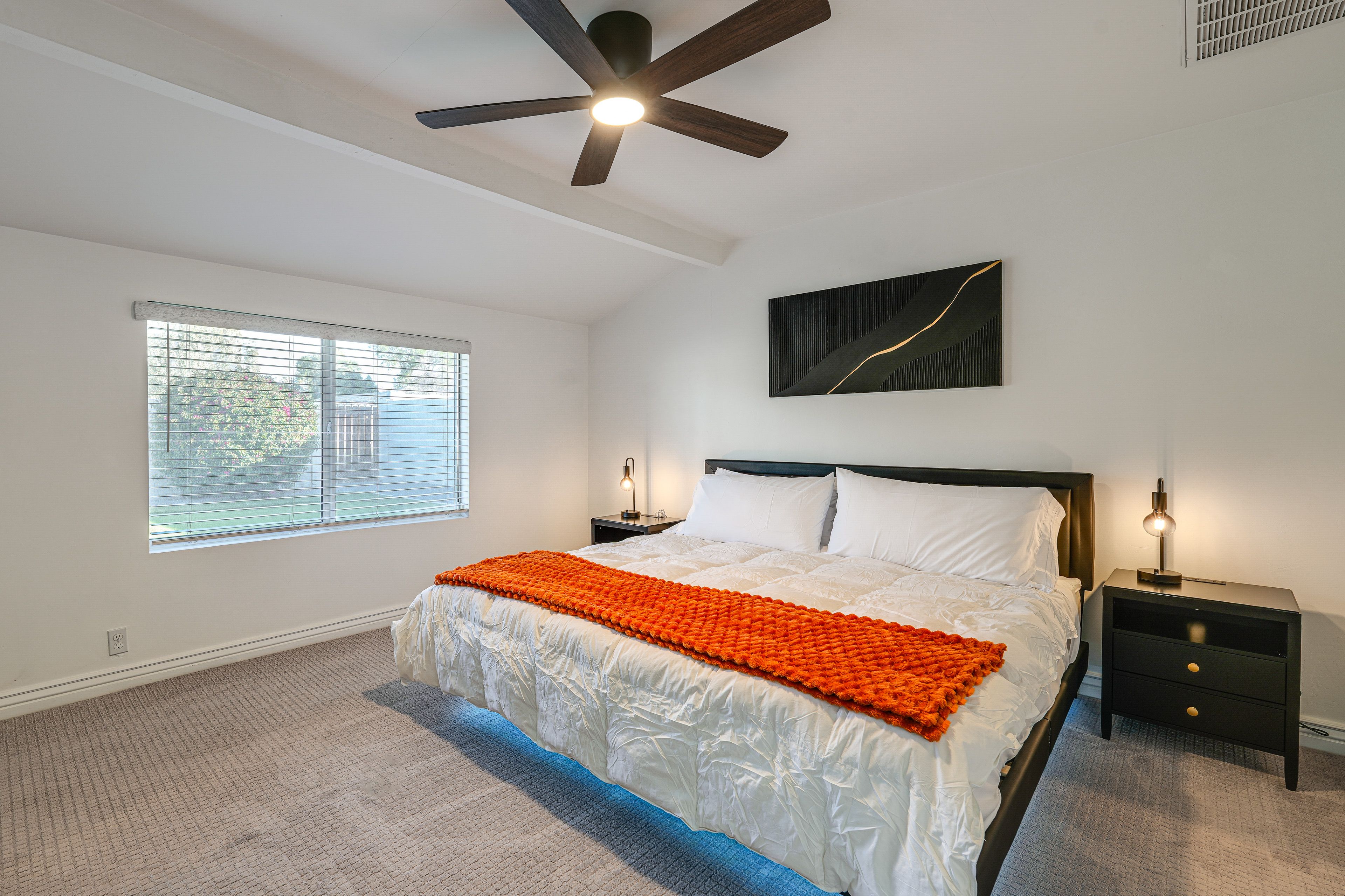 Bedroom 1 | King Bed