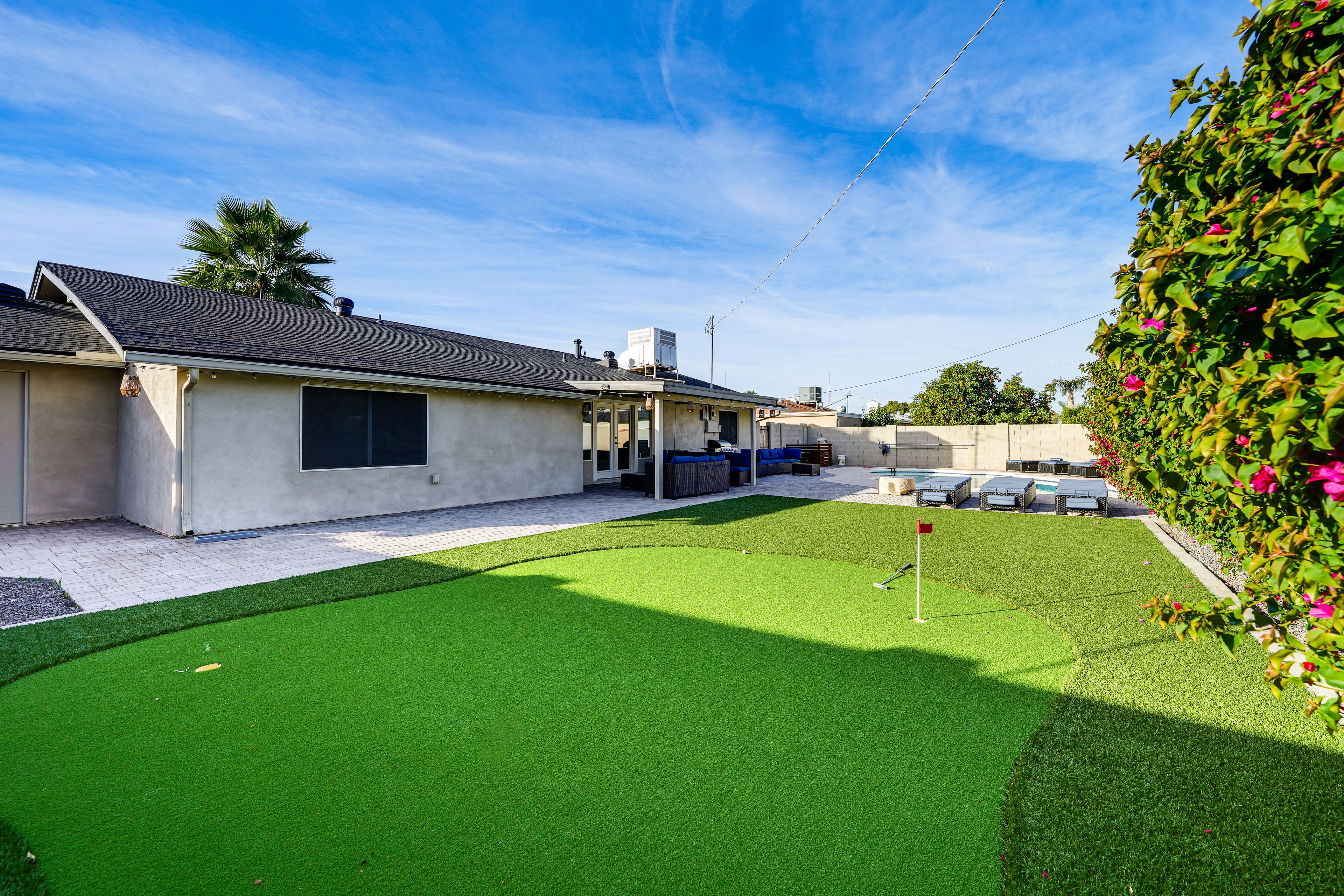 Backyard w/ Putting Green