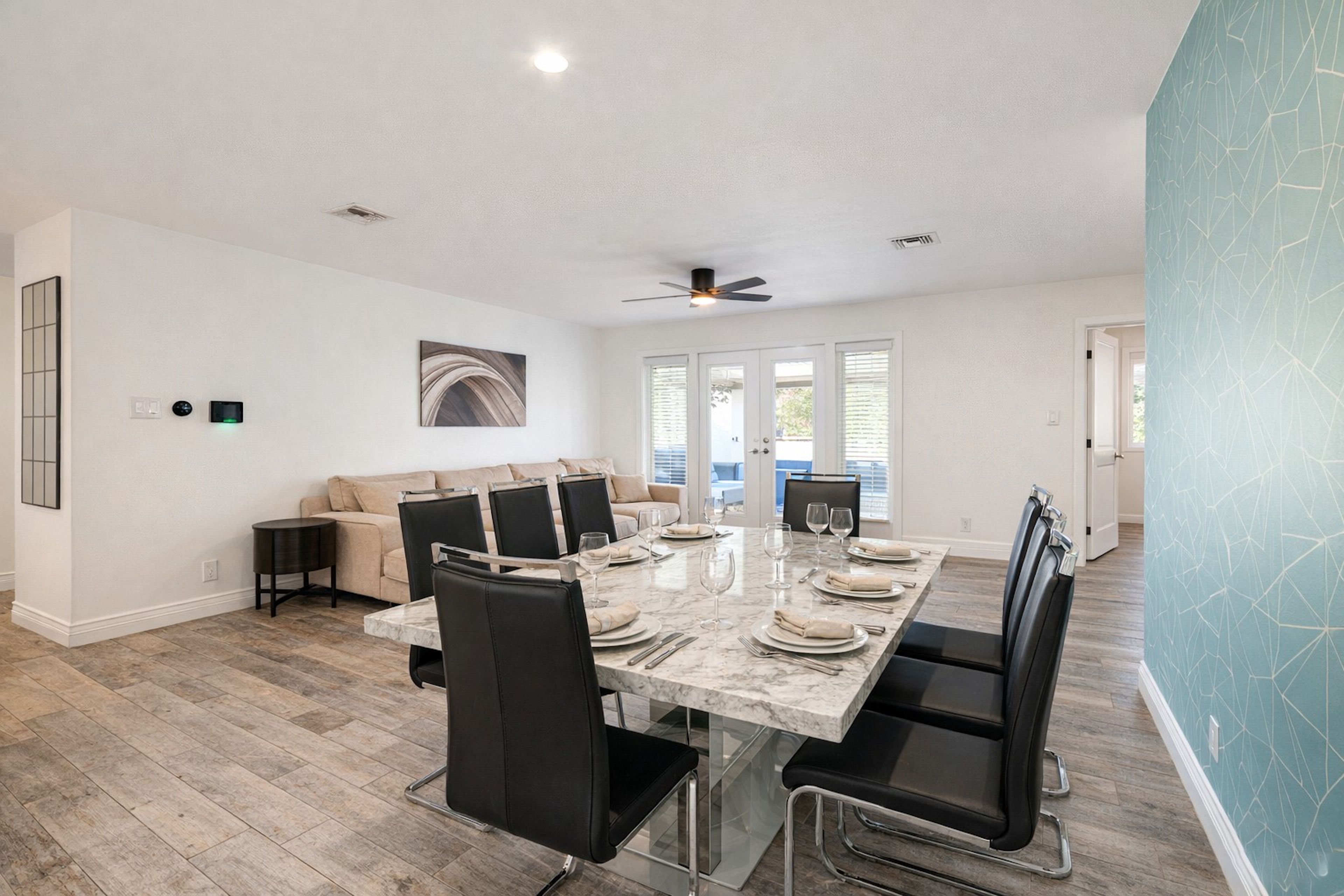 Dining Area | Dishes & Flatware Provided