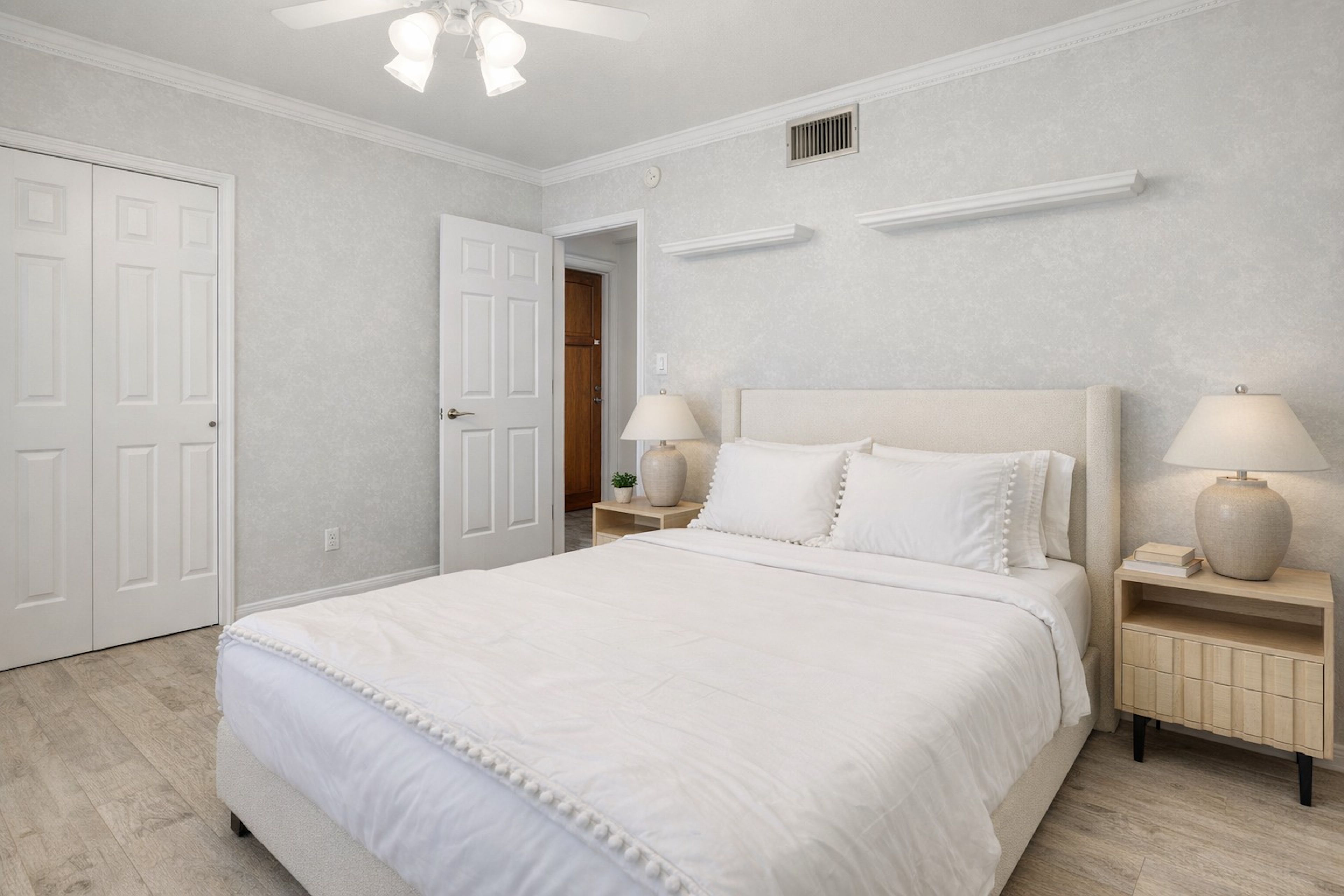 Bedroom 3 | Queen Bed