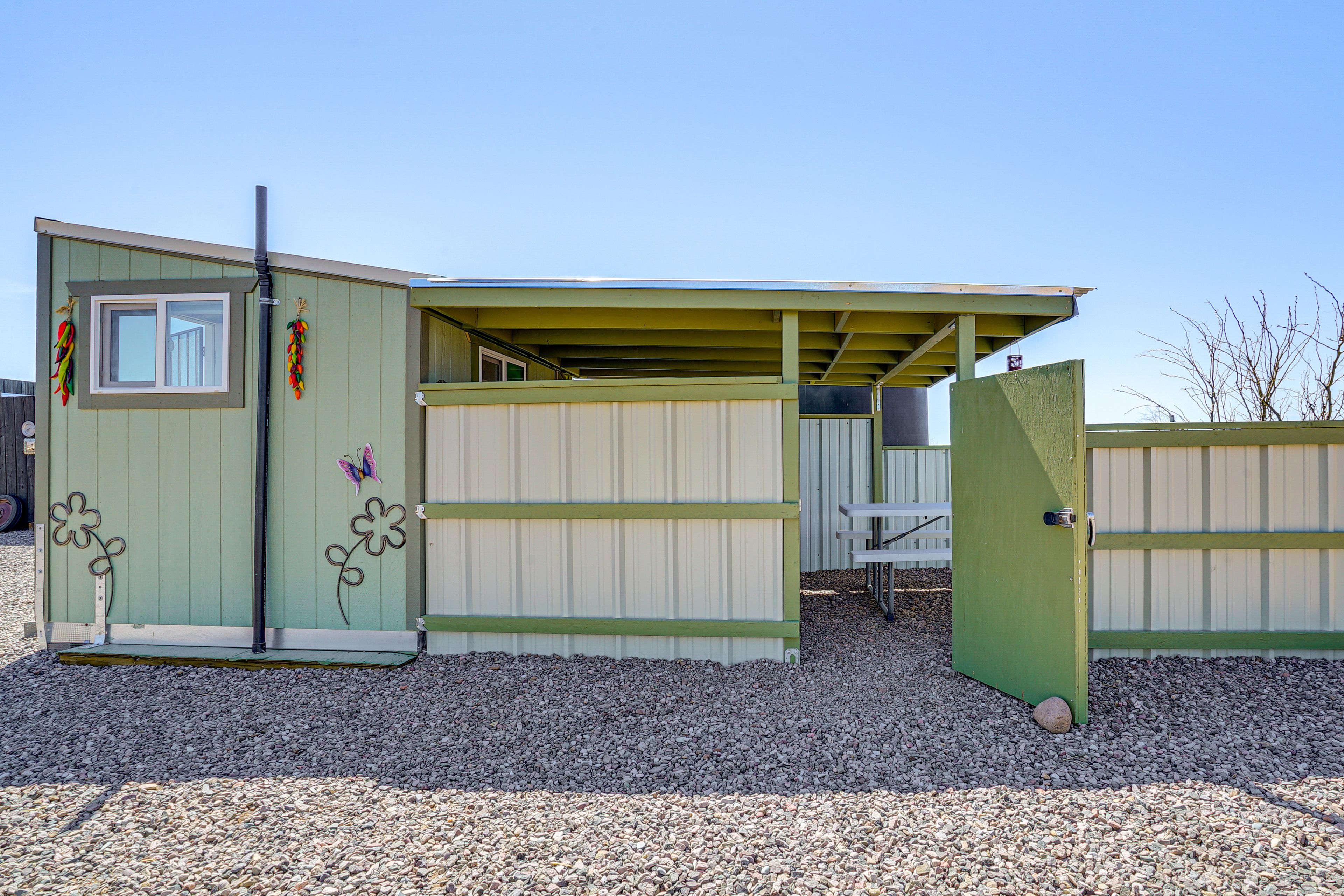 Shared Picnic & Grilling Area