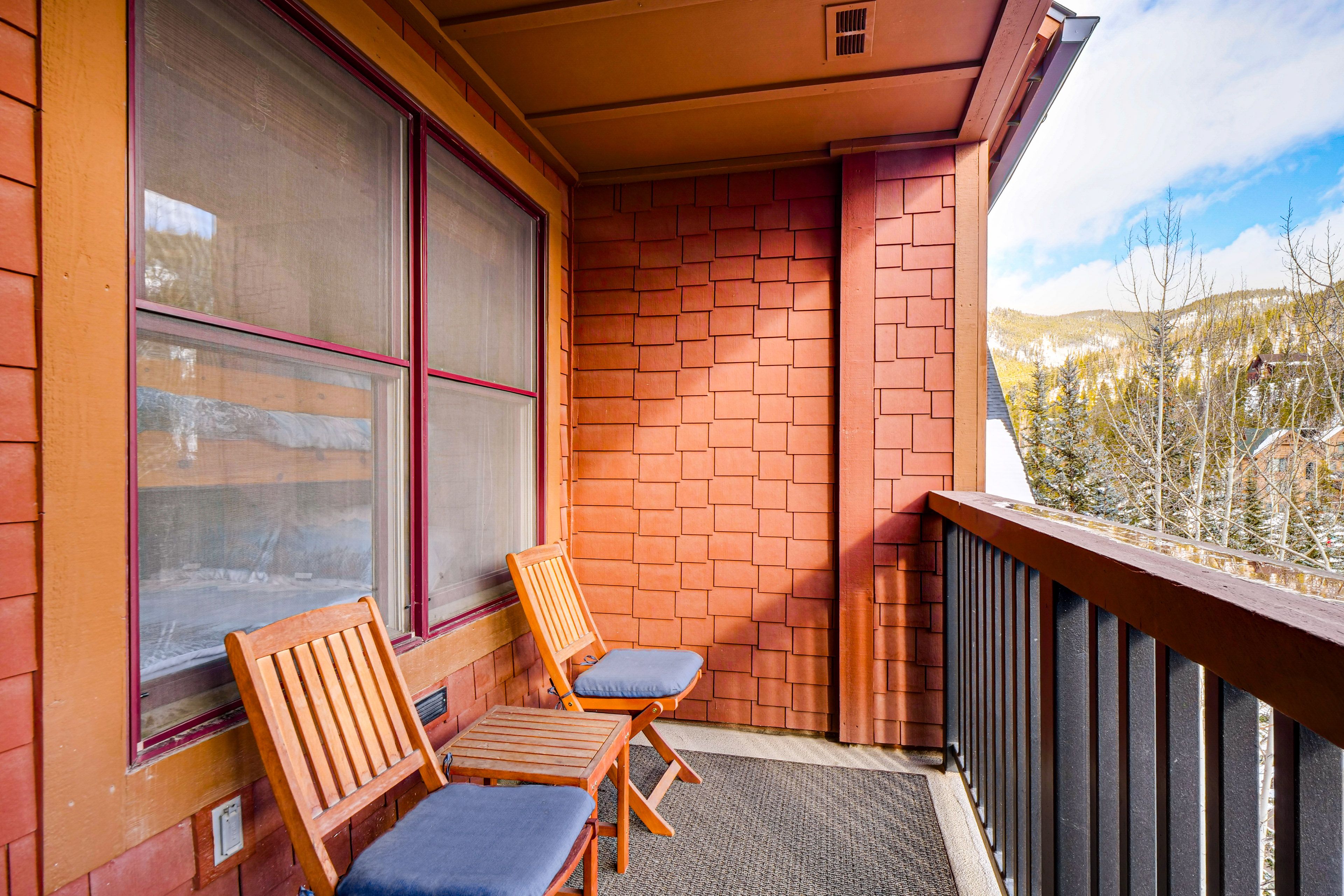 Private Balcony | Mountain View | Ski-In/Ski-Out Location | Steps to Gondola