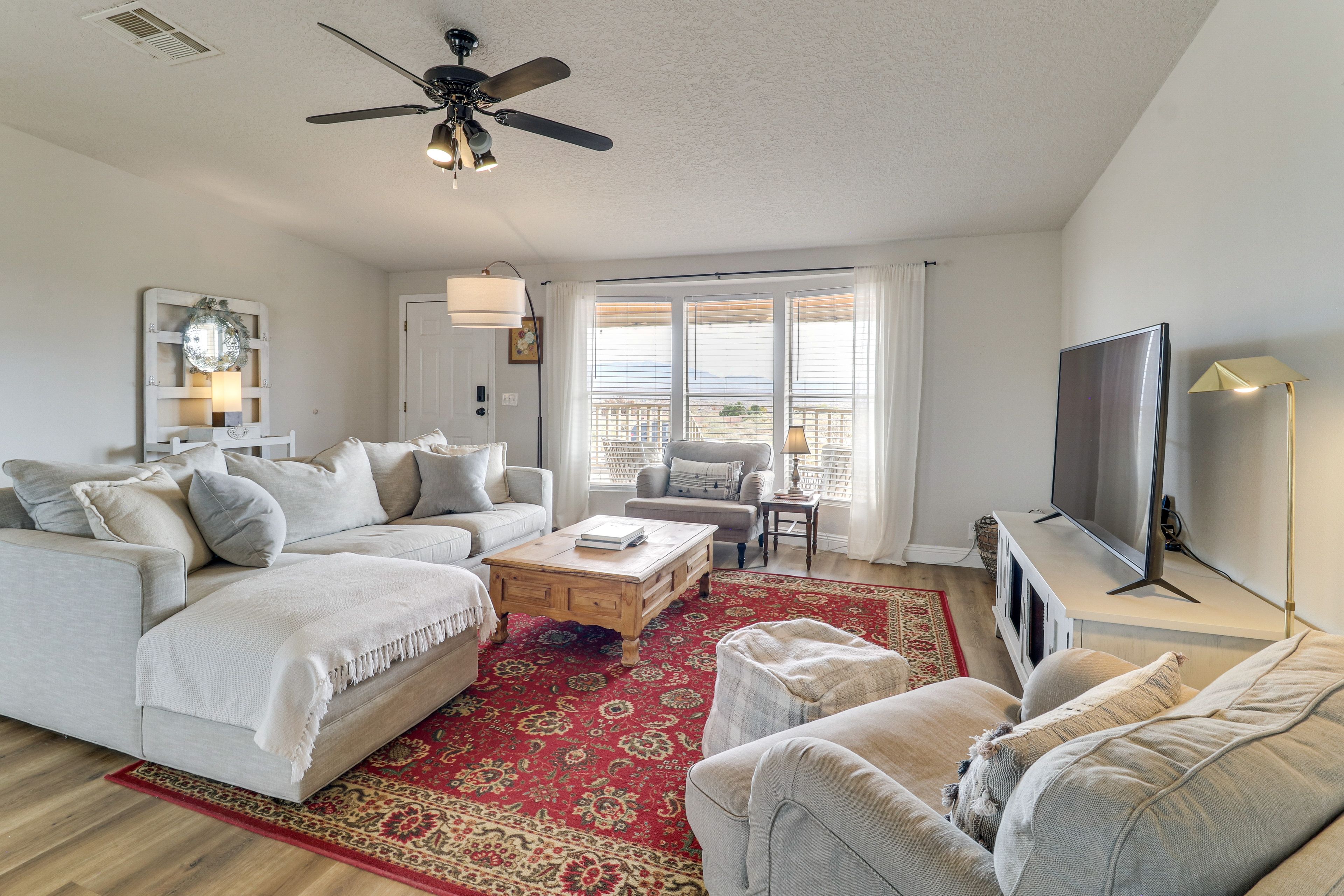 Rio Rancho Vacation Rental | 3BR | 2BA | 1,850 Sq Ft | 5 Steps to Enter