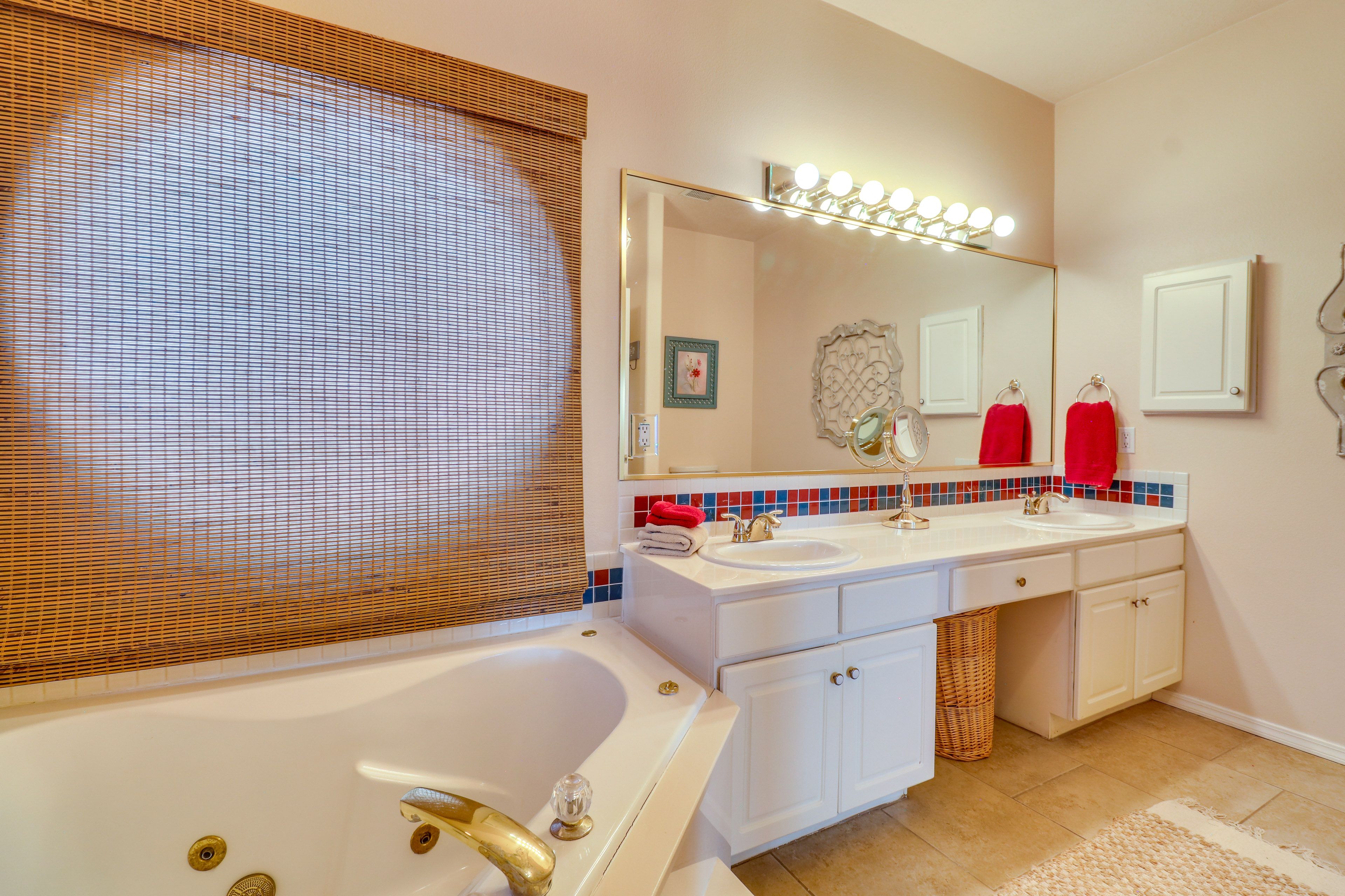 Bathroom | Shower | Jetted Tub | 2nd Floor