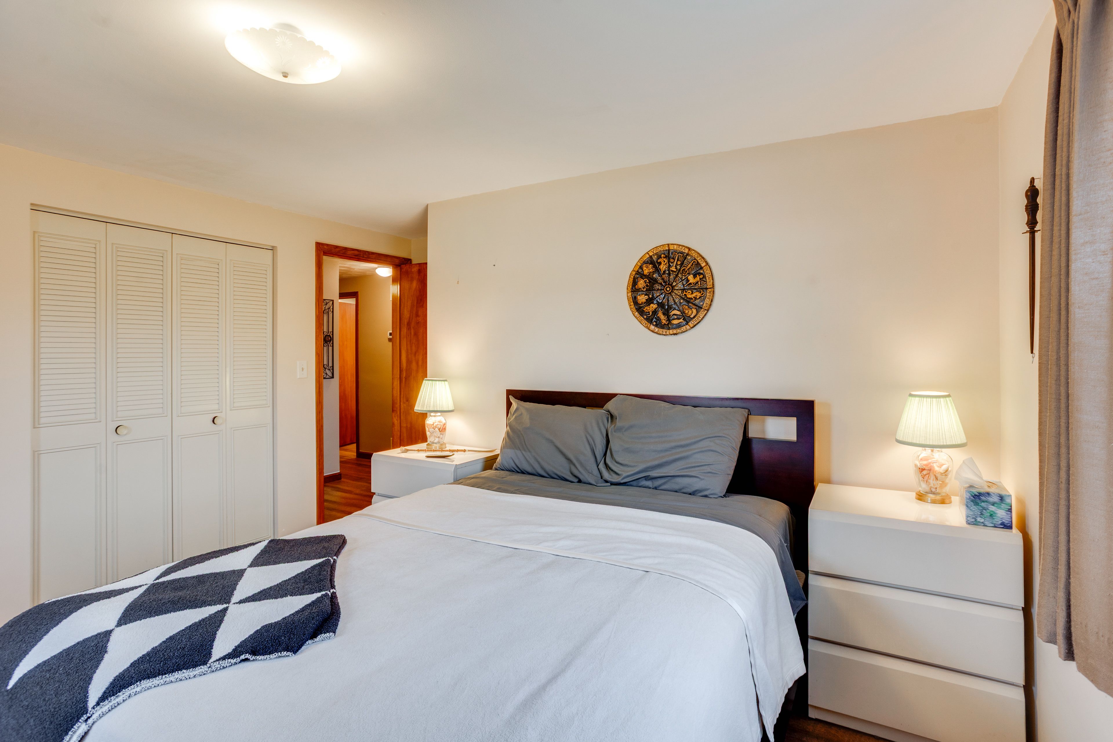 Bedroom 2 | Queen Bed | Smart TV