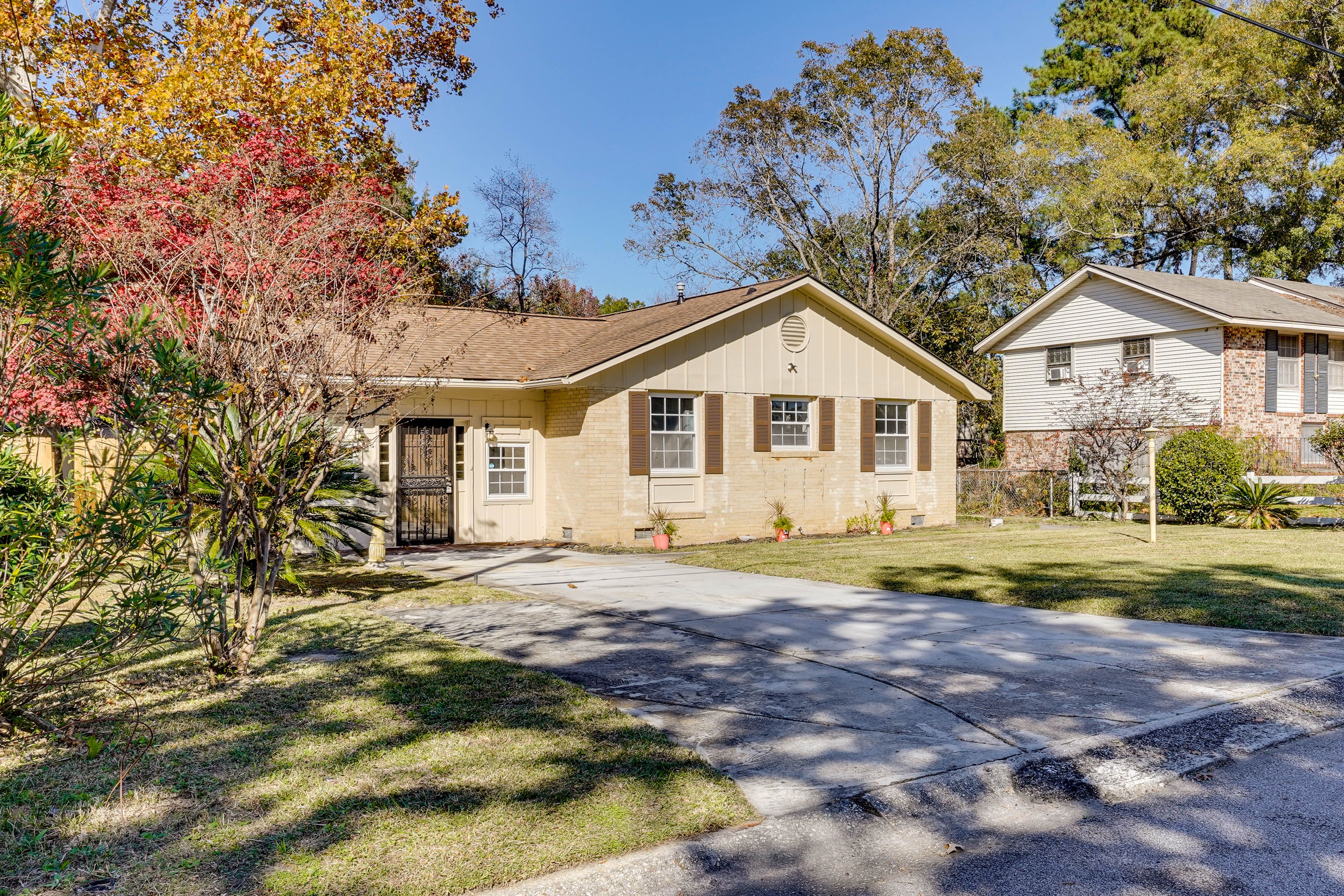 Home Exterior | Parking | Driveway (4 Vehicles)