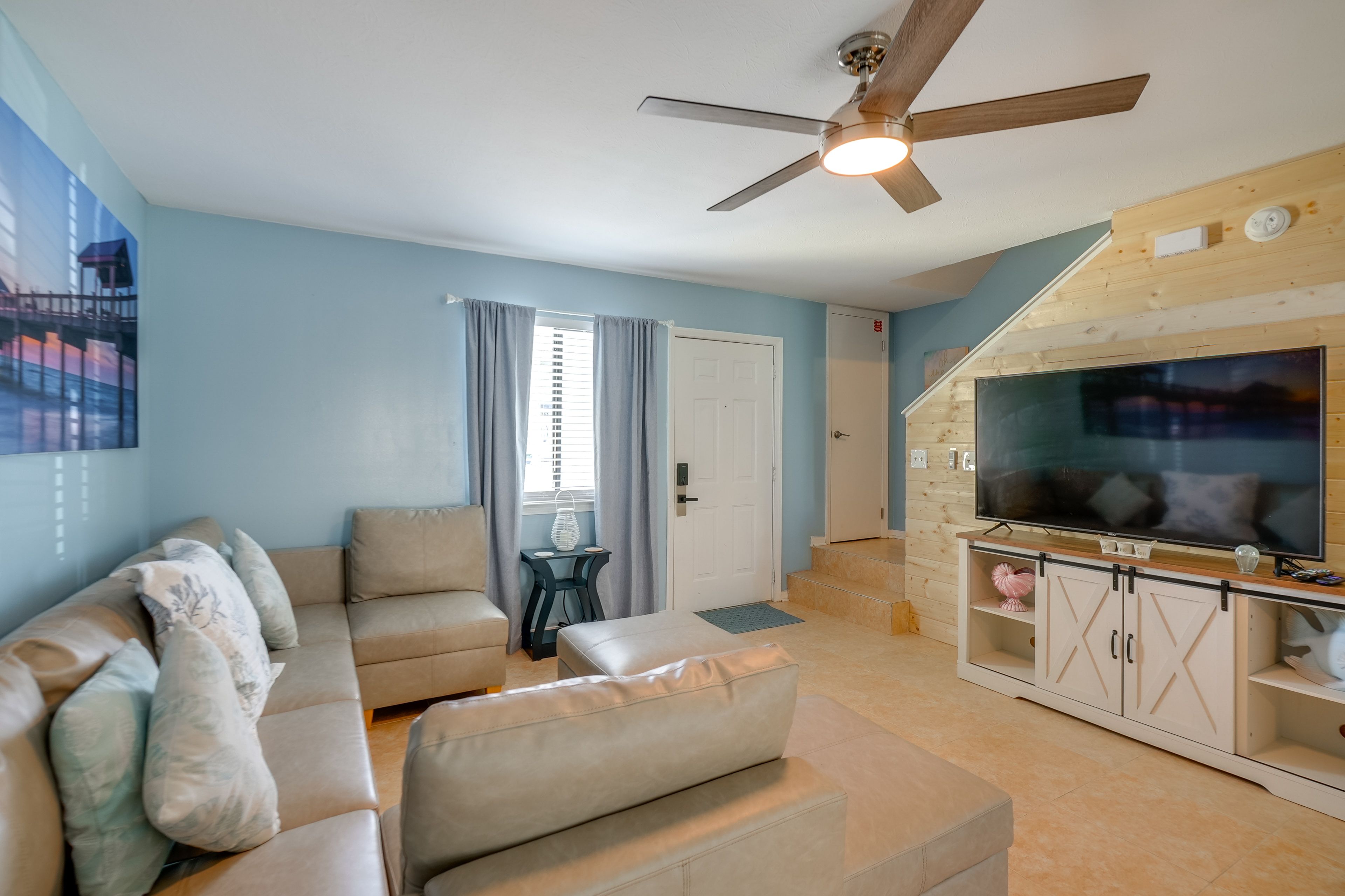 Living Room | Smart TV | Free WiFi | 1st Floor