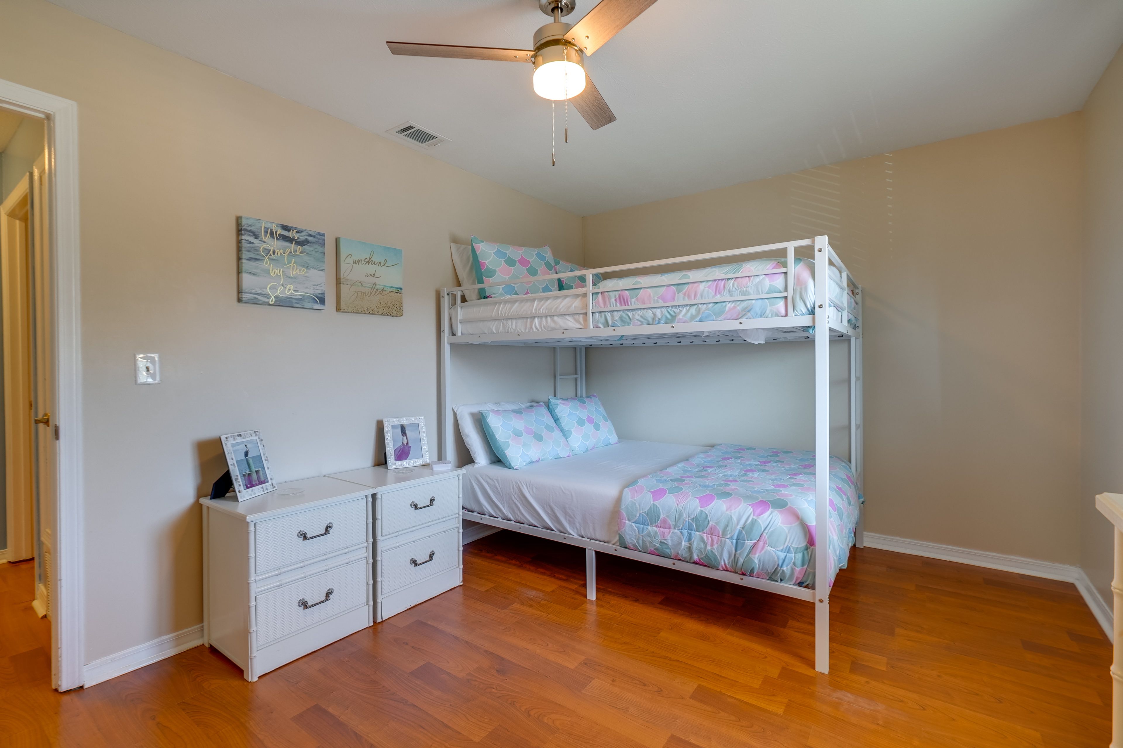 Bedroom 2 | Queen Bunk Bed | Smart TV | 2nd Floor