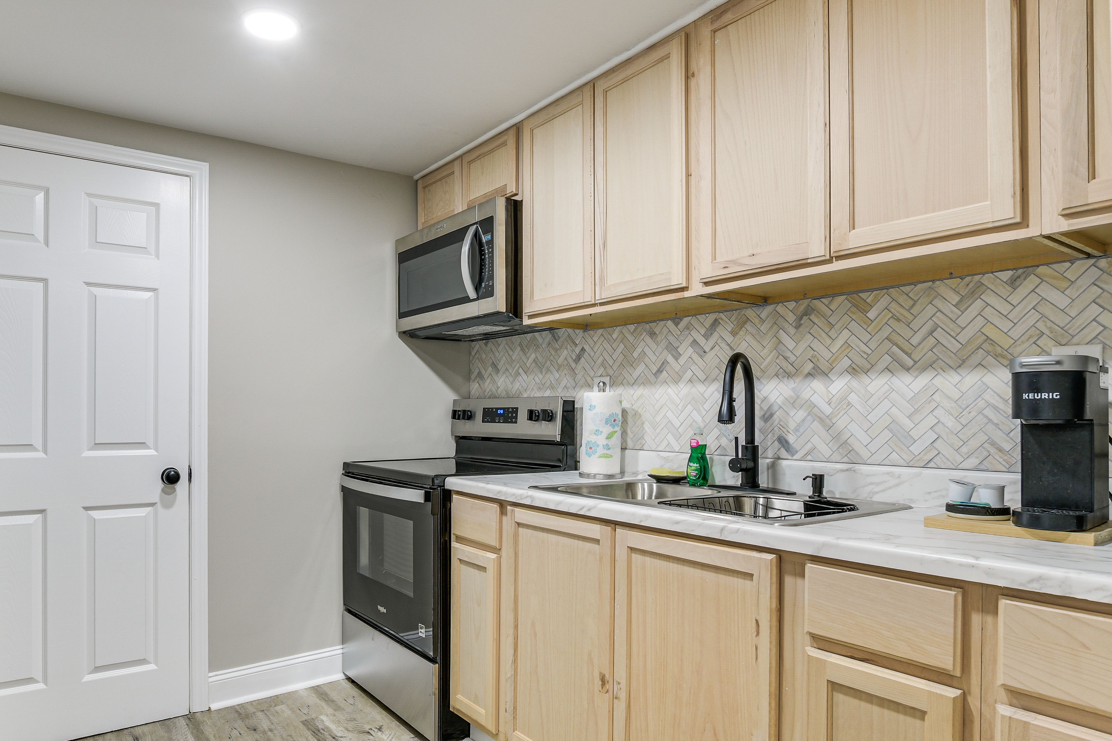 Kitchen | Cooking Basics | Keurig Coffee Maker (Bring Your Own K-Cups)