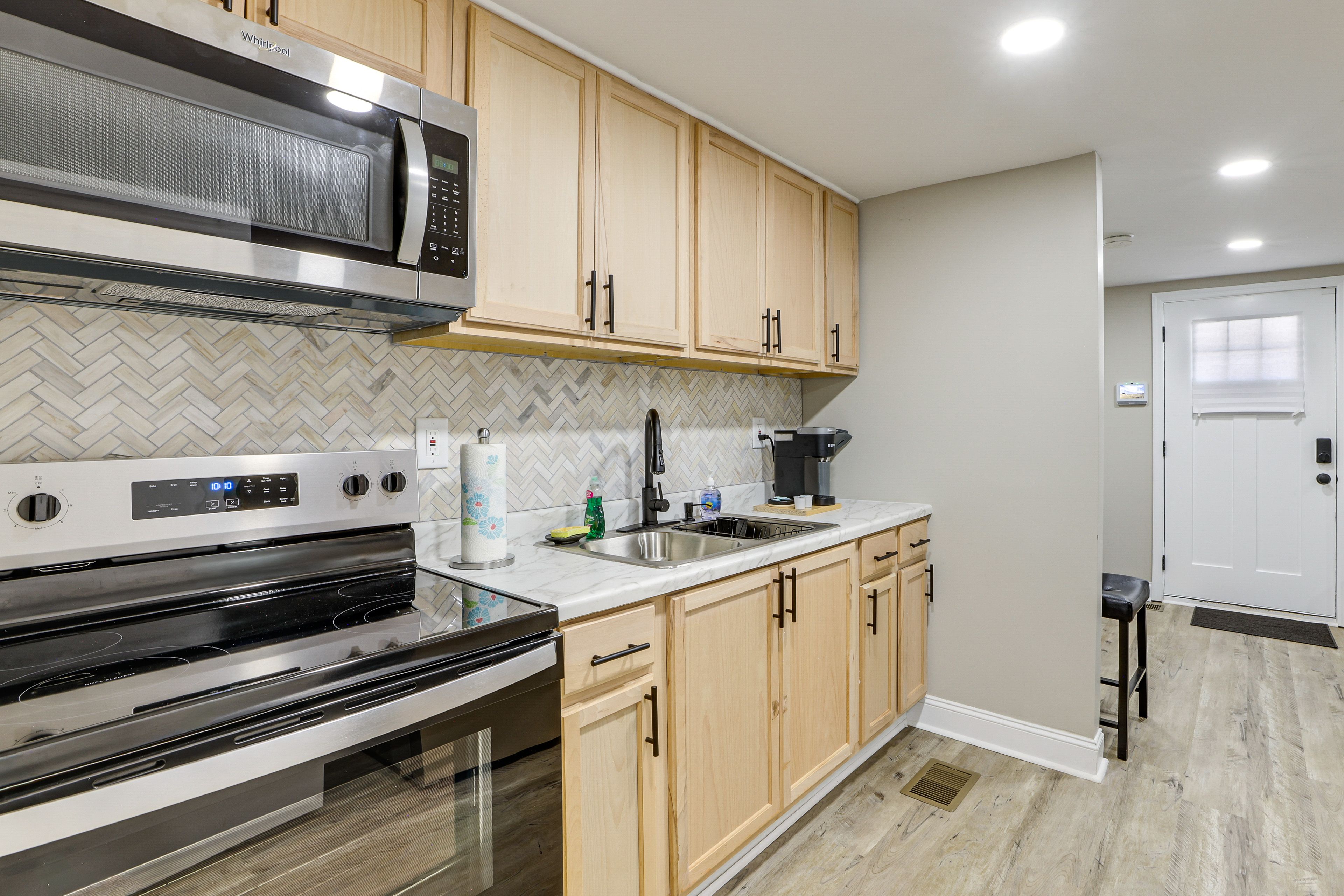 Kitchen | Cooking Basics | Keurig Coffee Maker (Bring Your Own K-Cups)