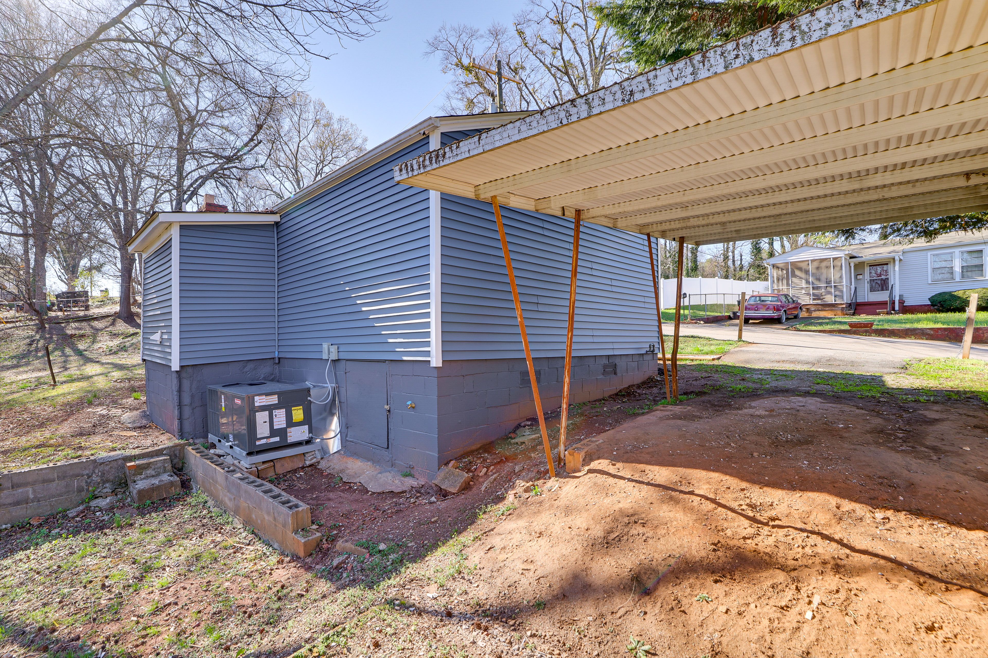 Parking | Driveway w/ Carport (2 Vehicles)