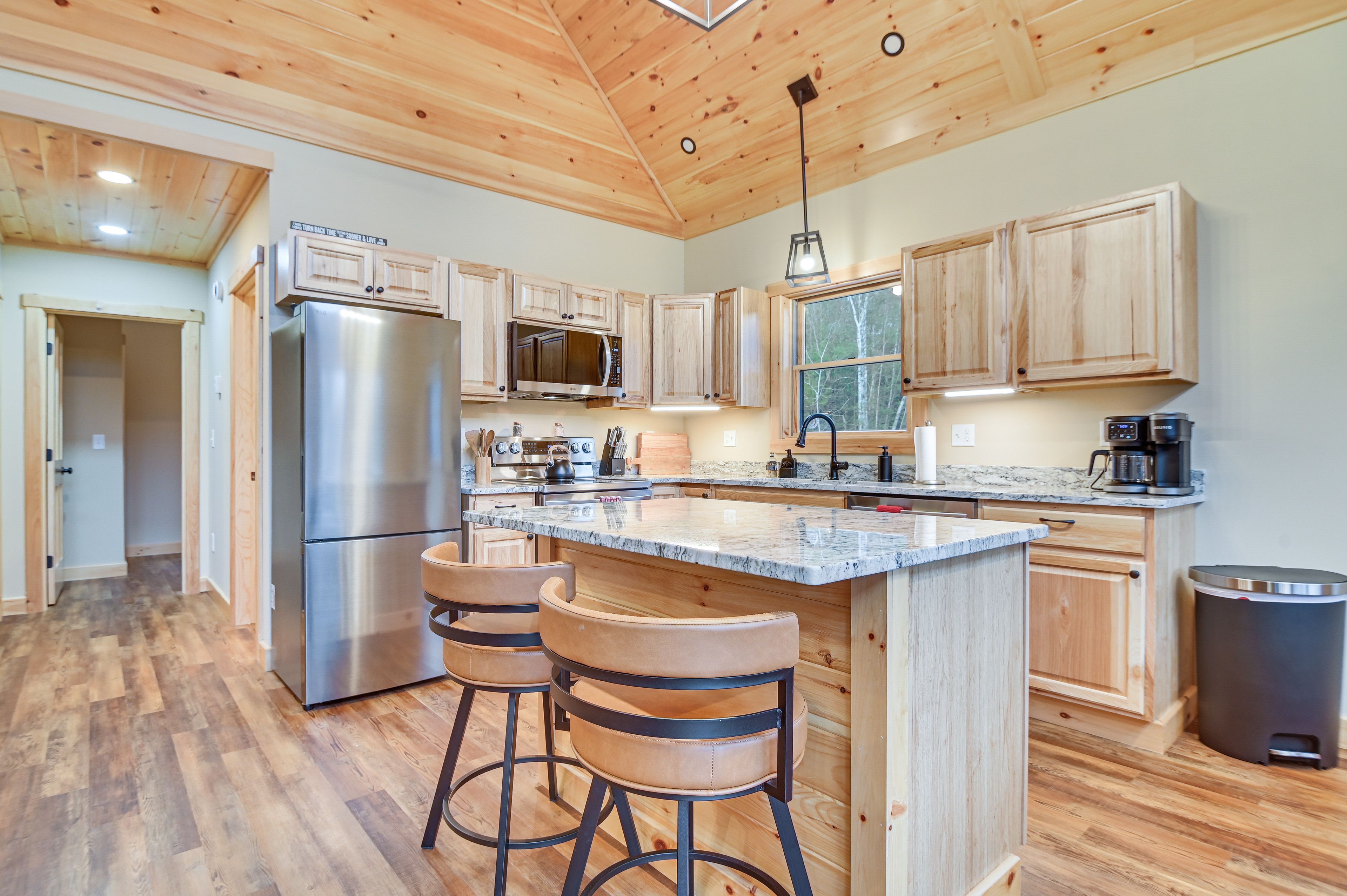 Kitchen | Blender | Toaster | 1st Floor