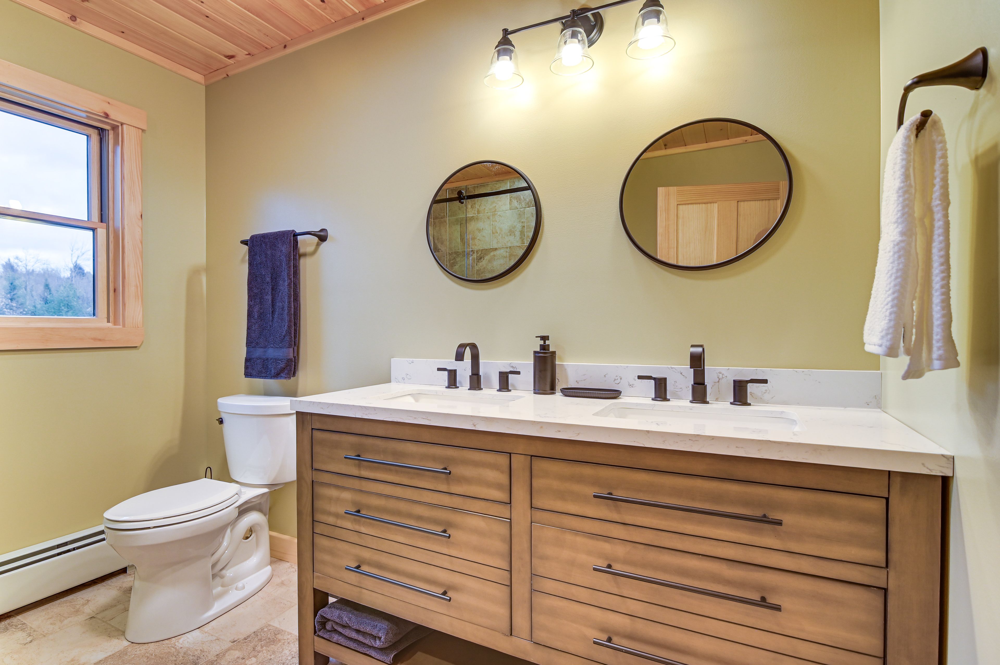 En-Suite Bathroom | 2nd Floor