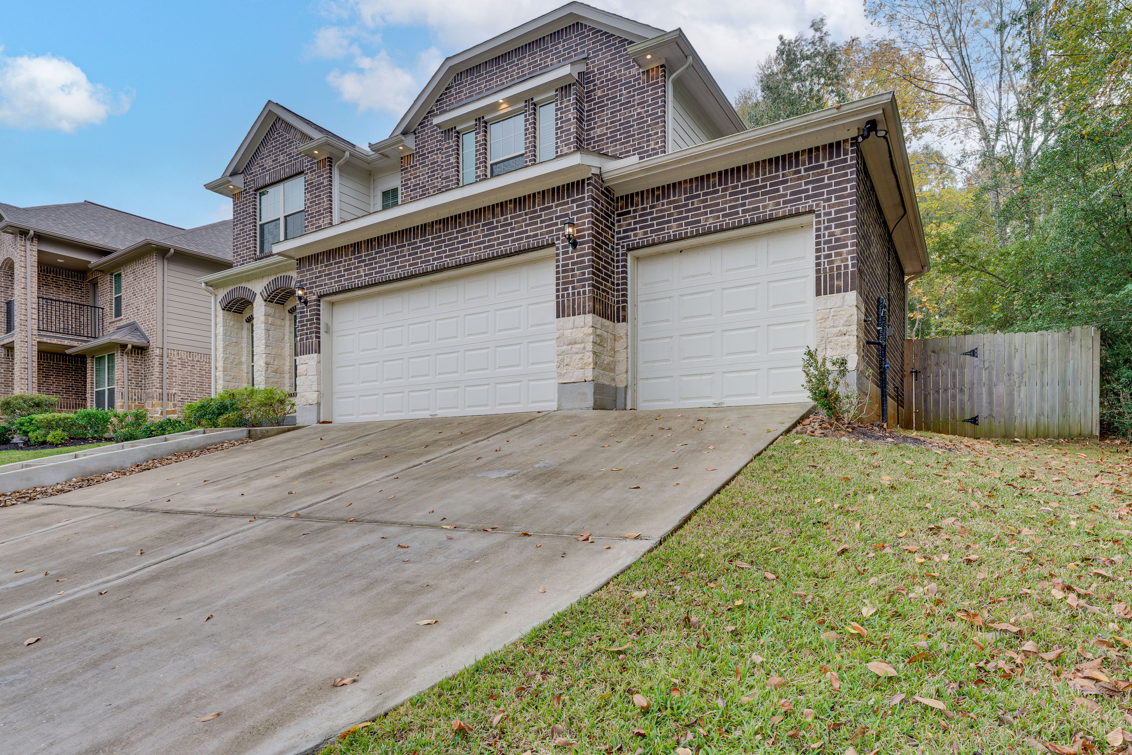 Parking | Driveway (2 Vehicles) | Street Parking | Garage Parking Prohibited