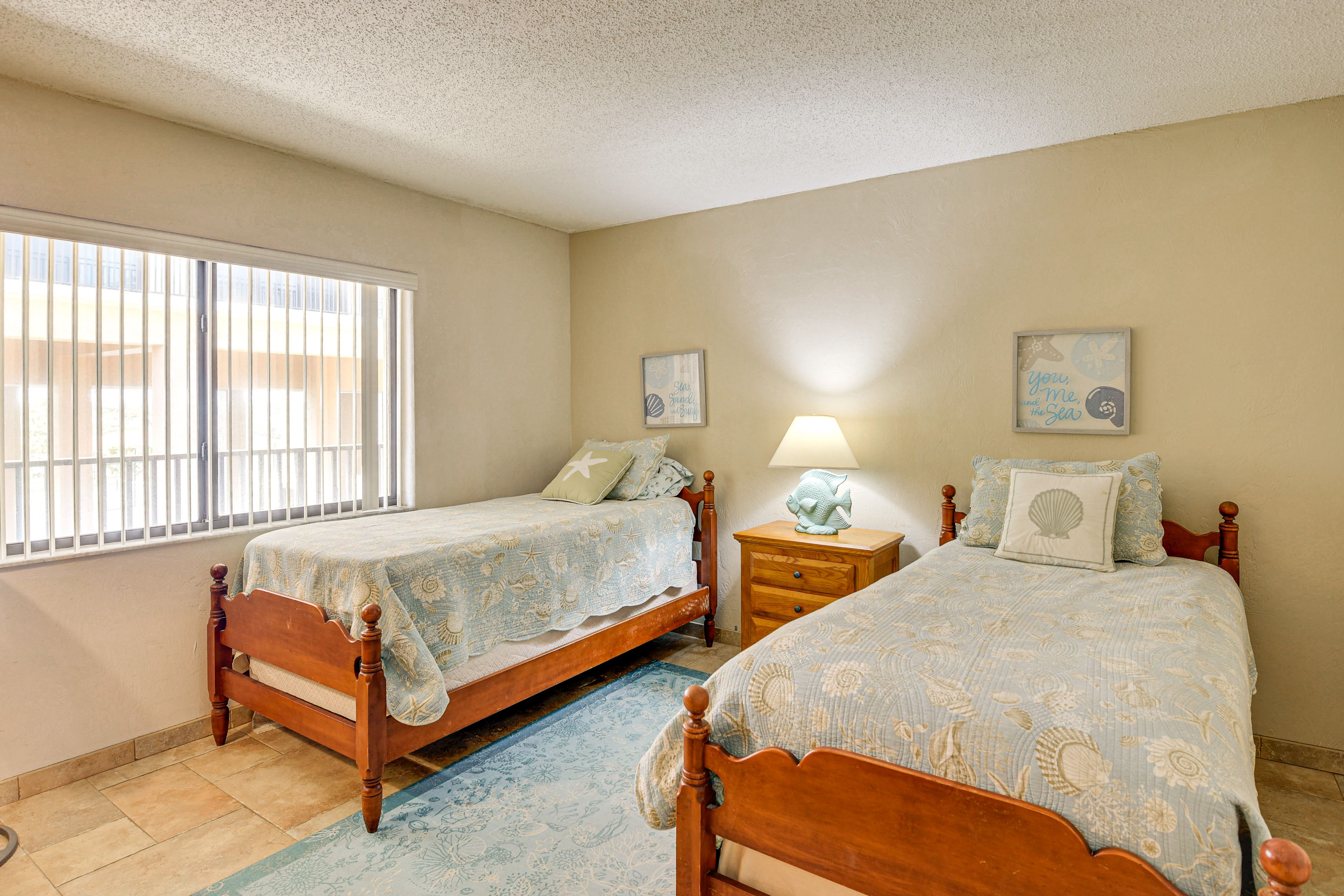 Bedroom 2 | 2 Twin Beds