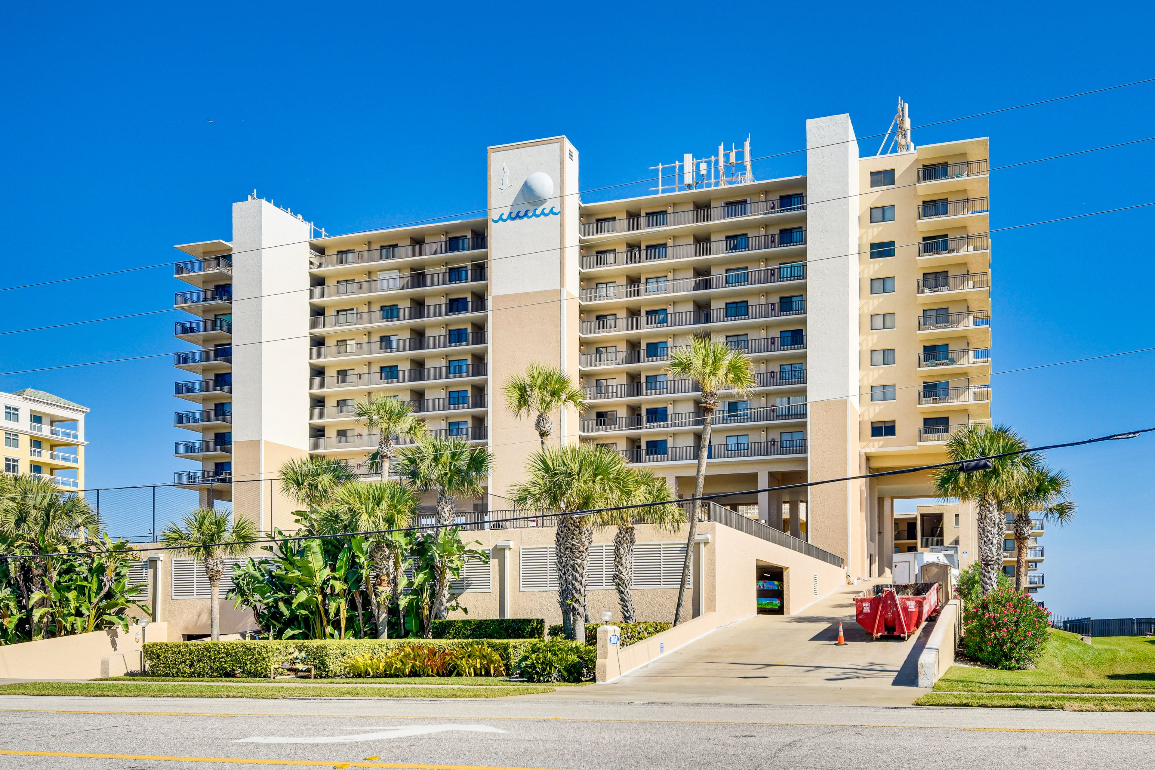 Parking | Community Parking Garage (2 Vehicles w/ Passes Provided)