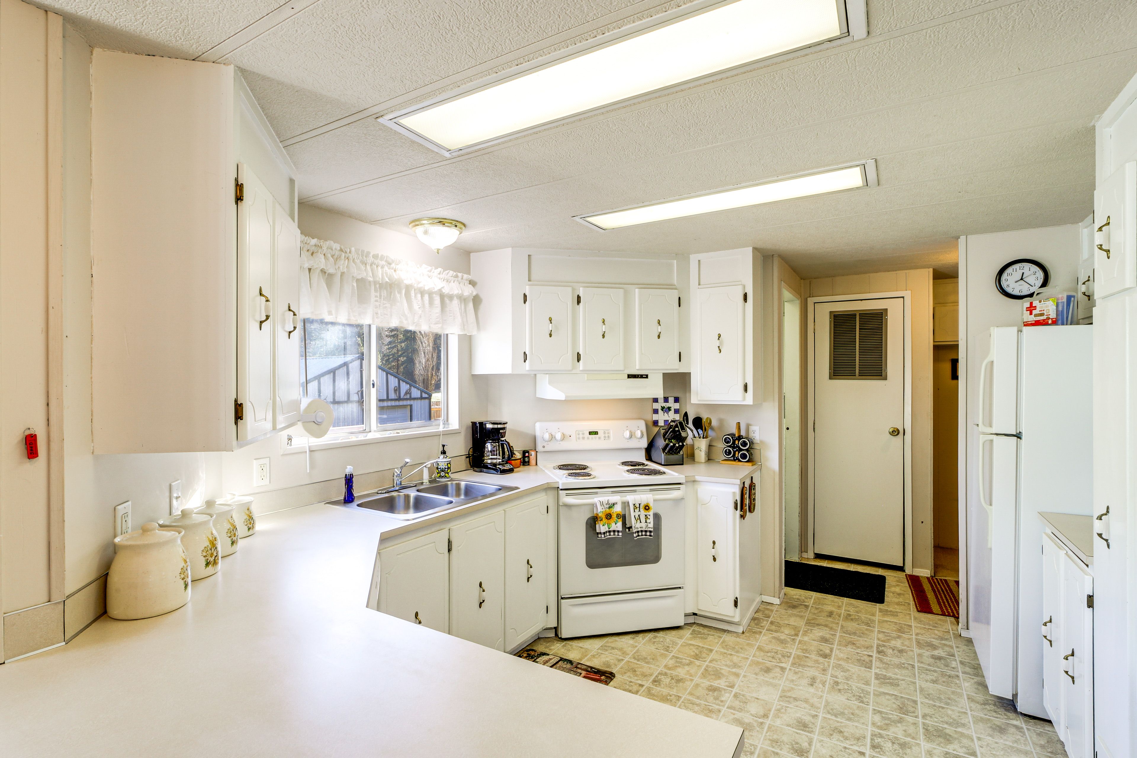 Kitchen | Dishwasher | Microwave | Toaster