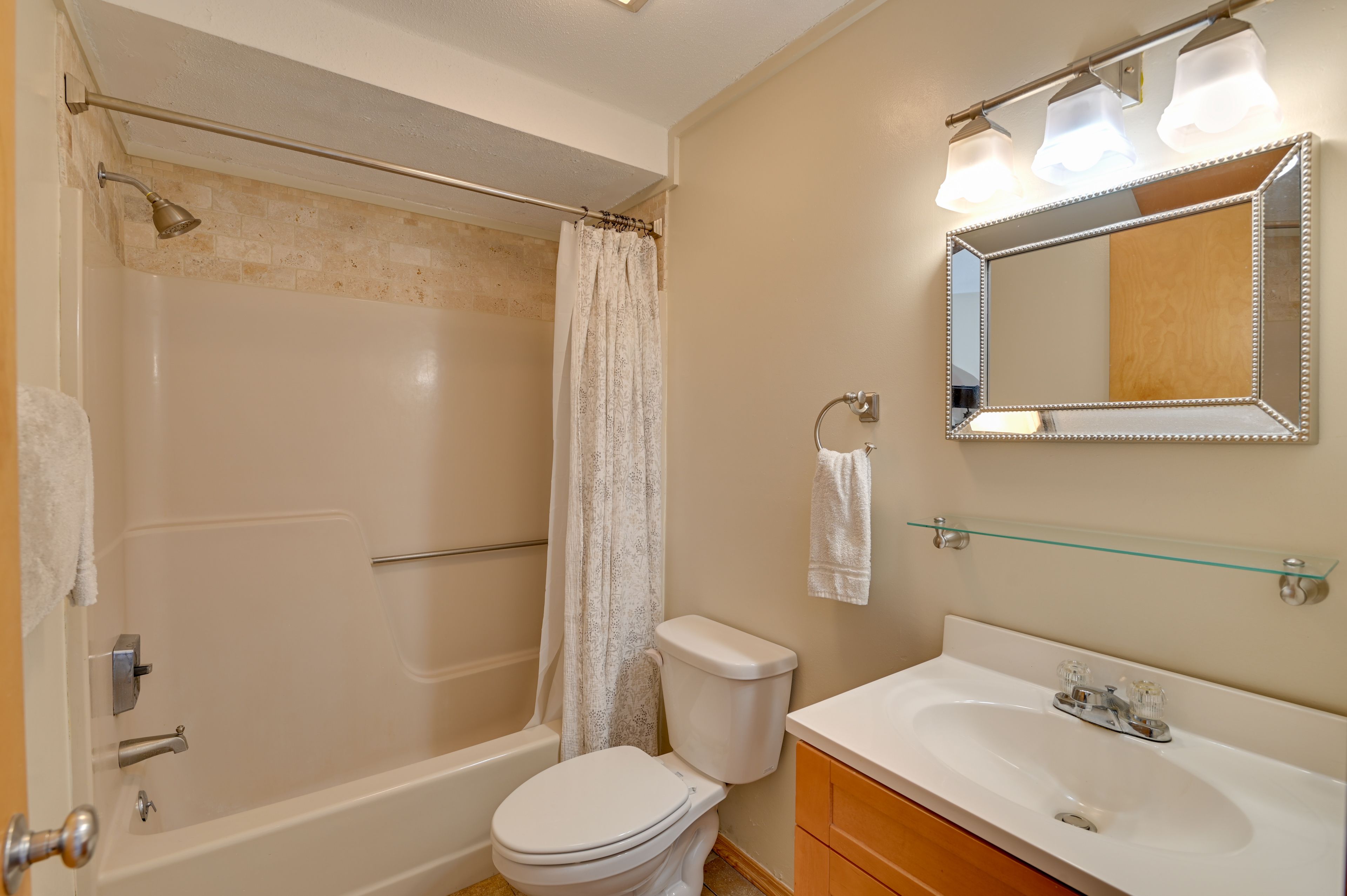 Bathroom | Upper Level
