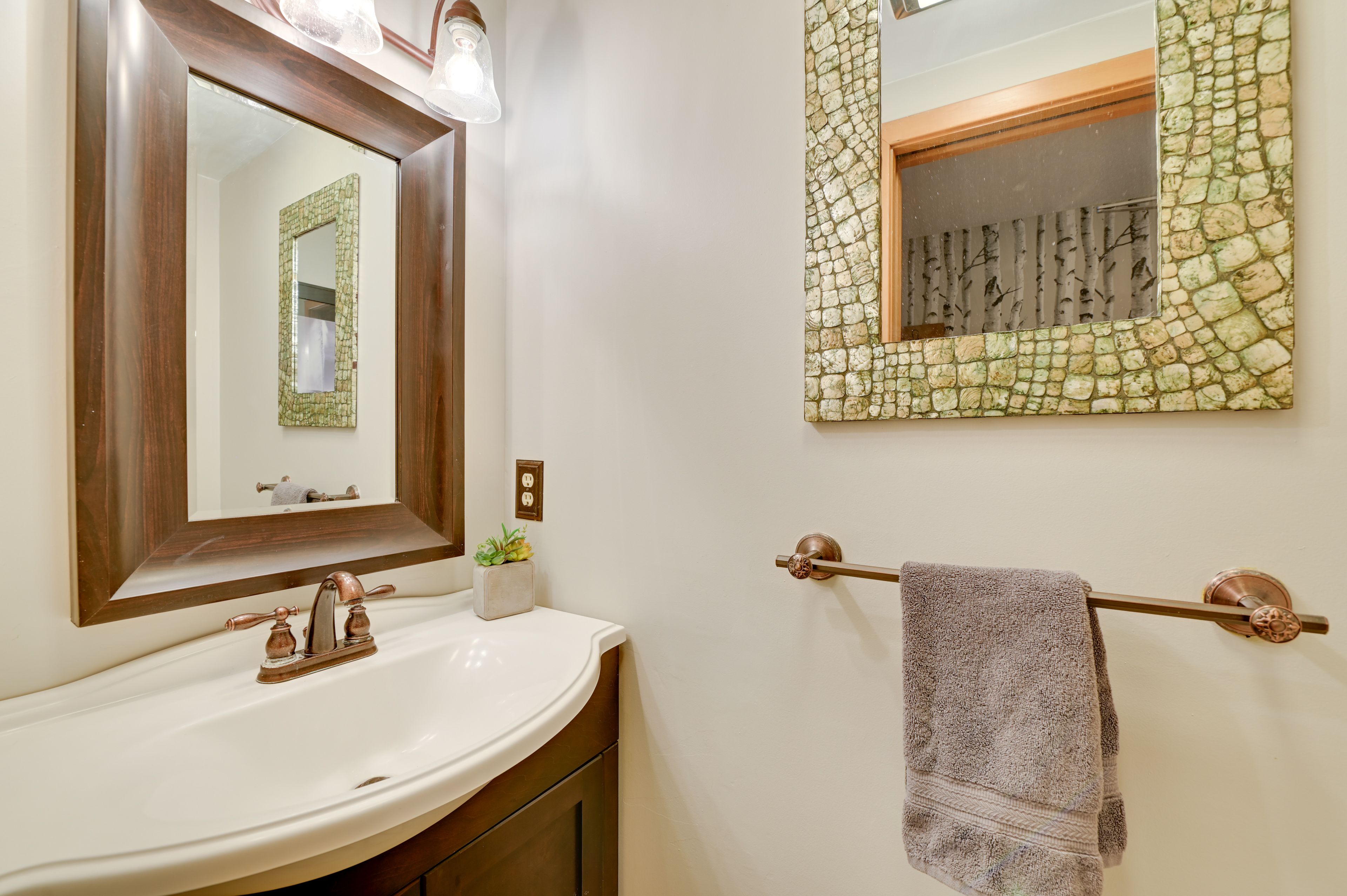 Half Bathroom | Main Level