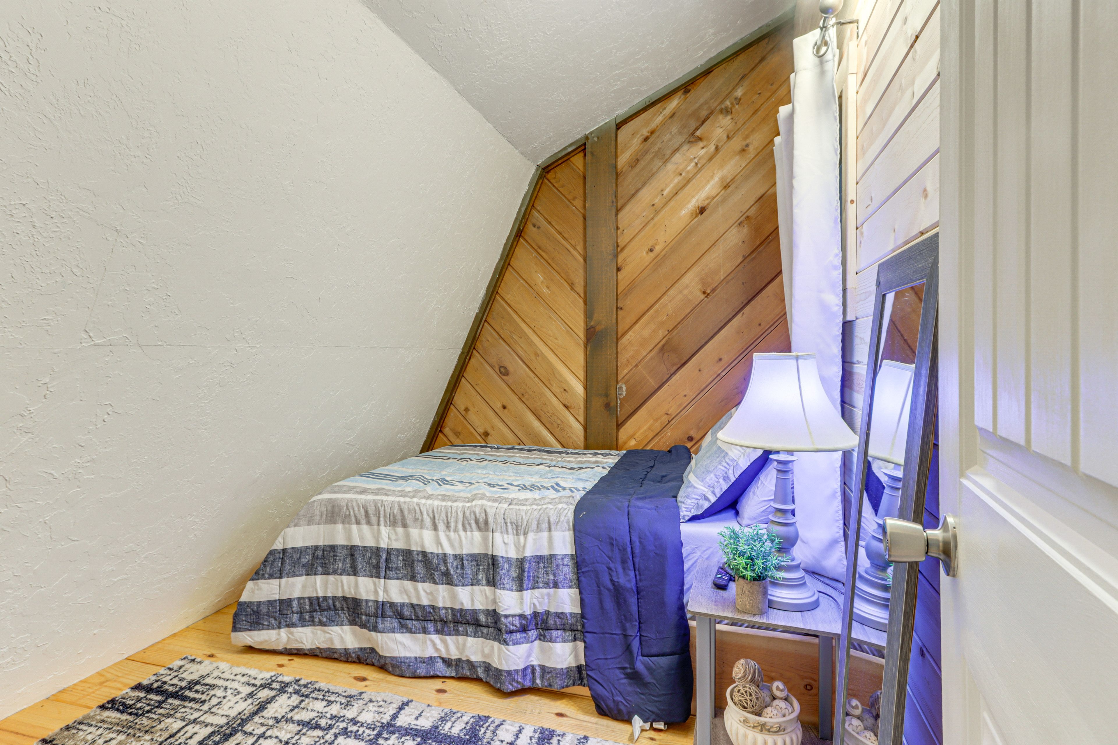 Bedroom 2 | 2nd Floor | Full Bed