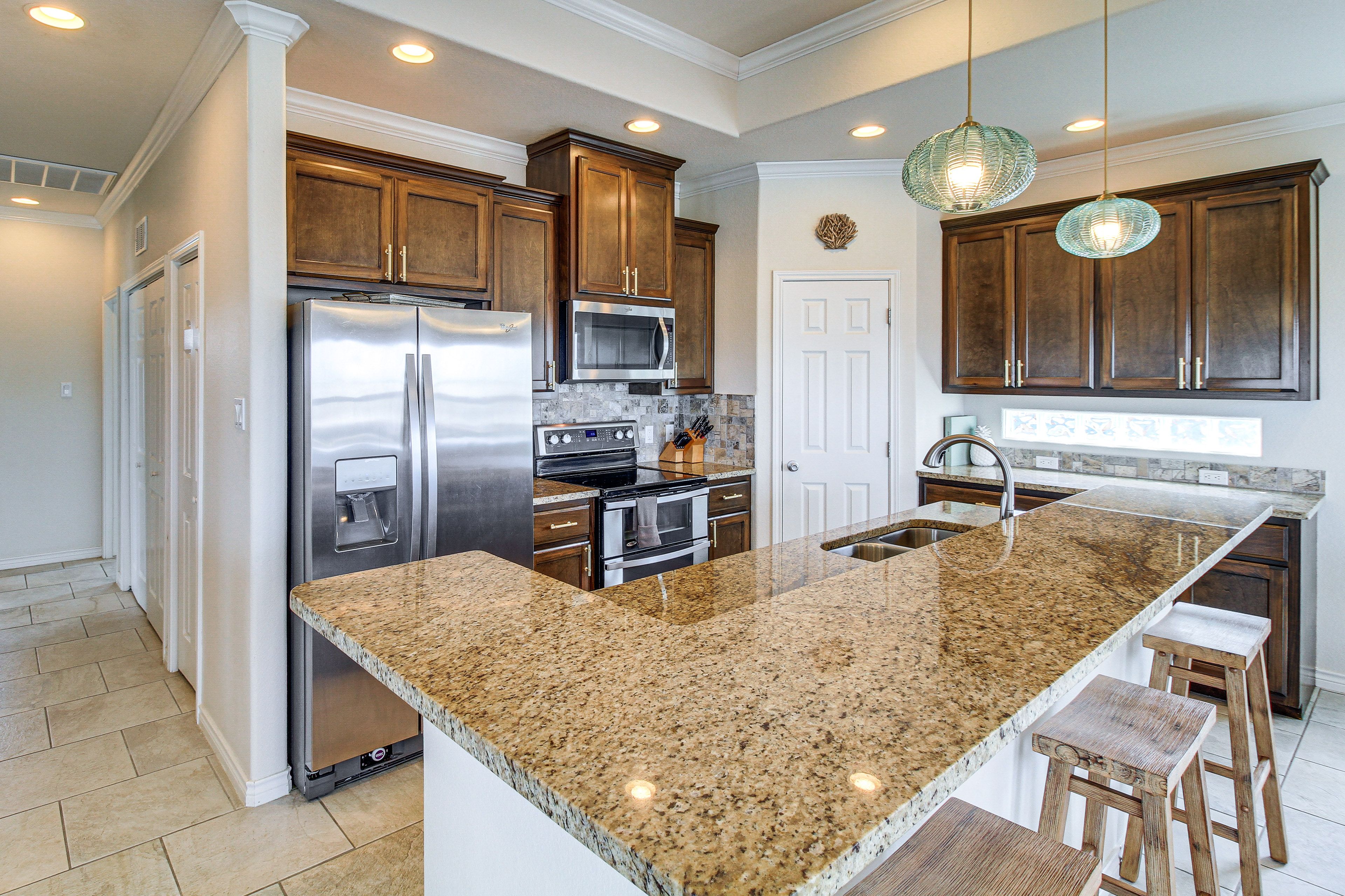 Kitchen | Main Level