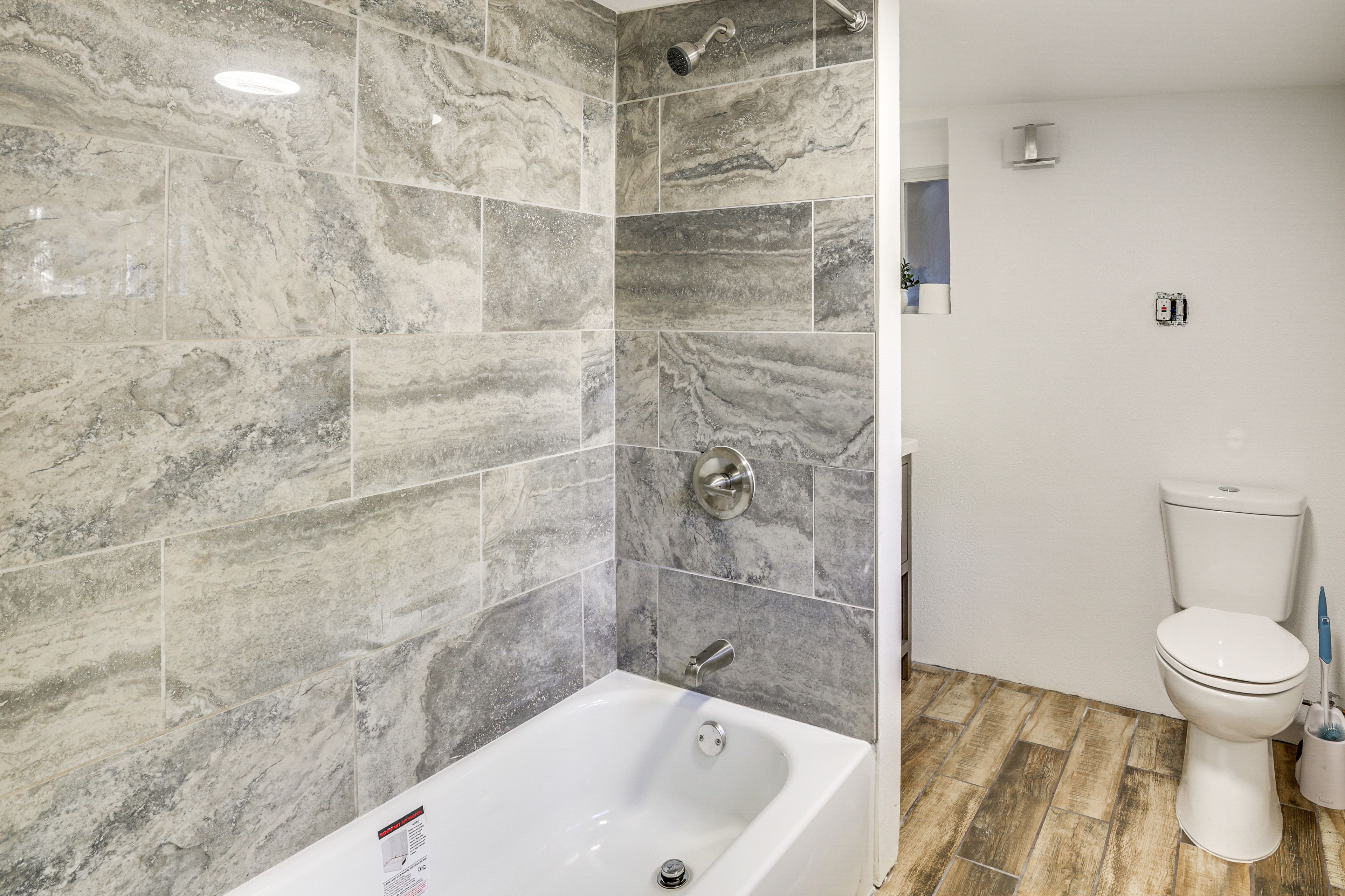 Bathroom | Towels Provided