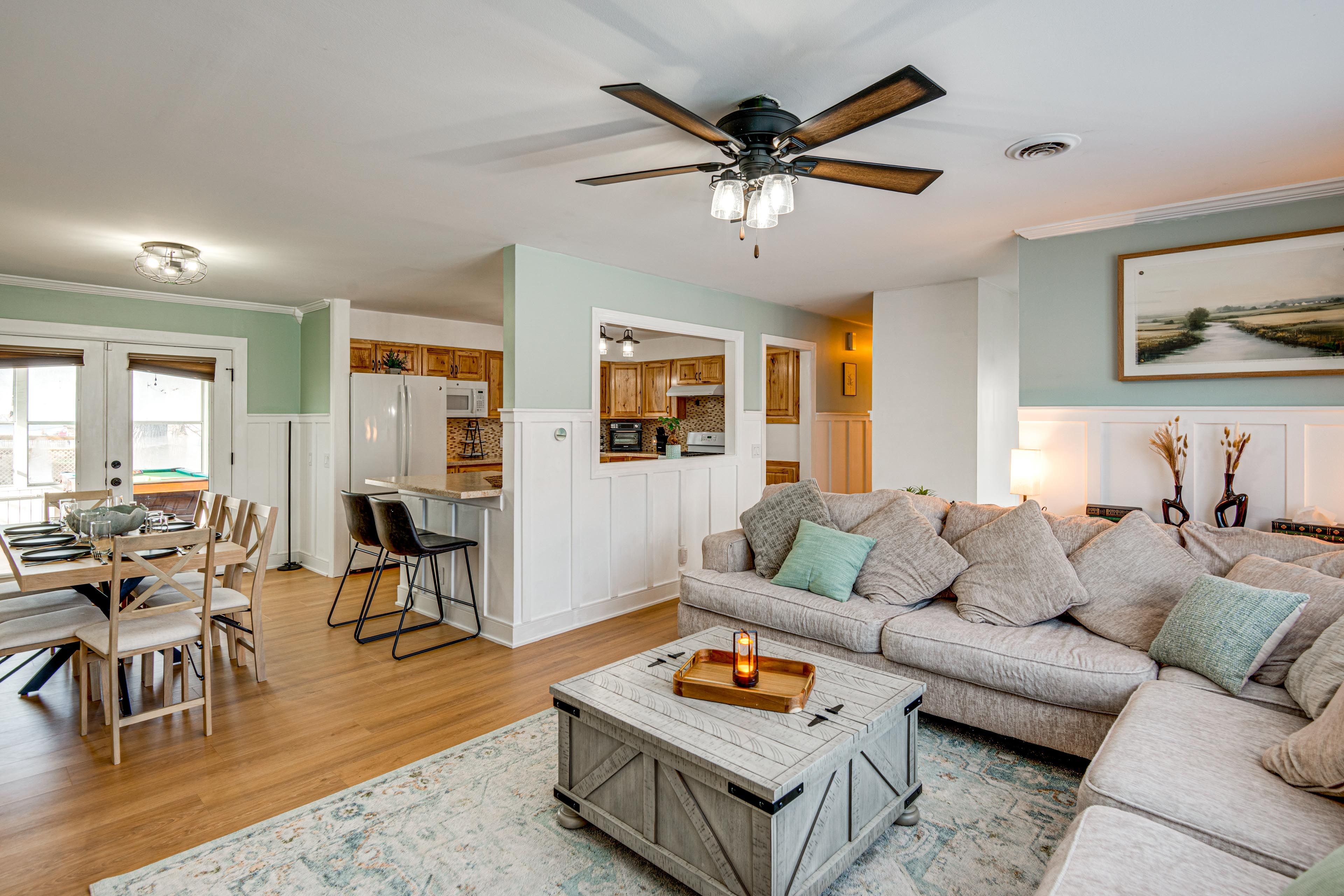 Lake in the Hills Vacation Rental | 4BR | 2BA | 1,800 Sq Ft